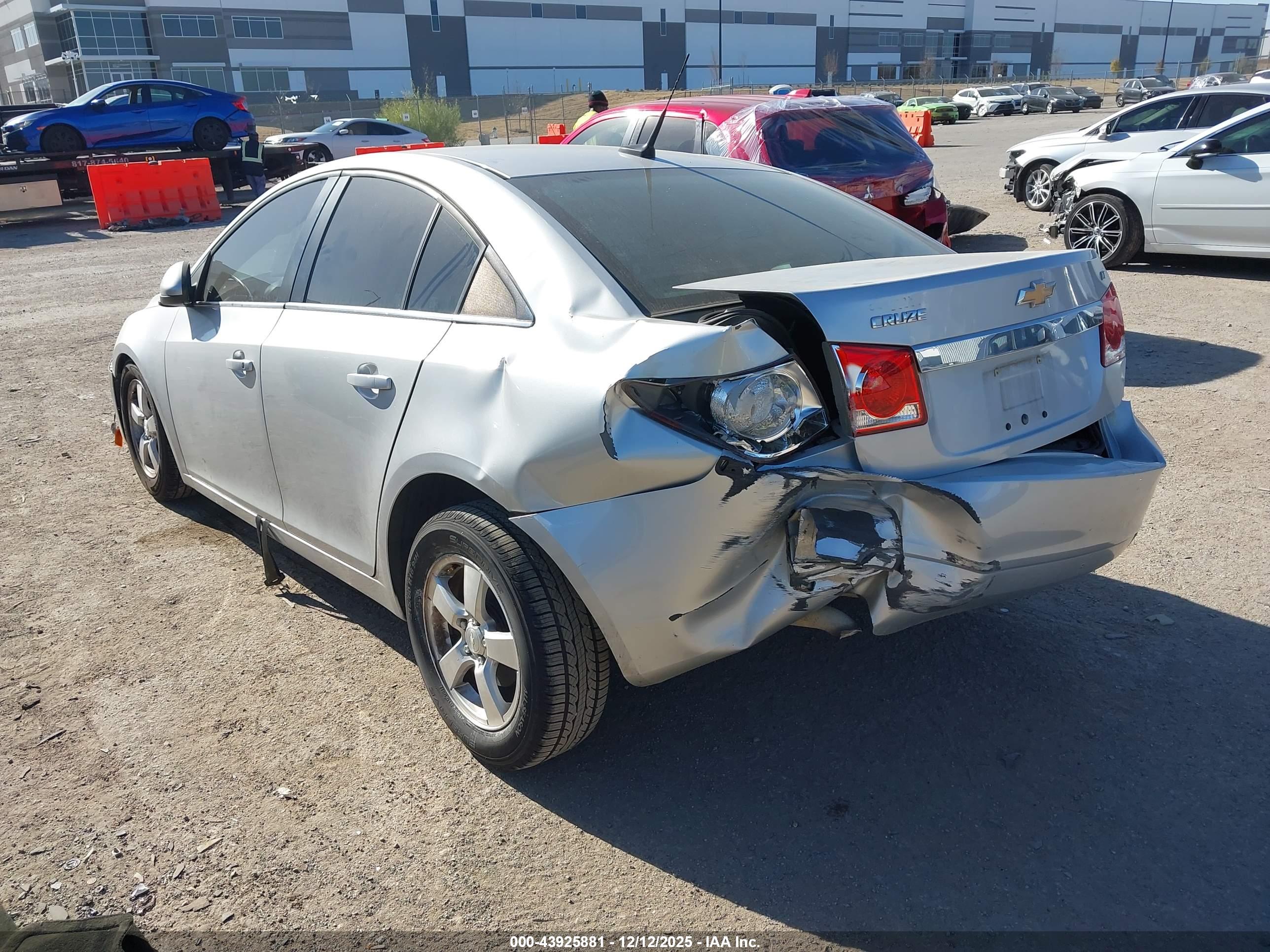 CHEVROLET CRUZE image 3