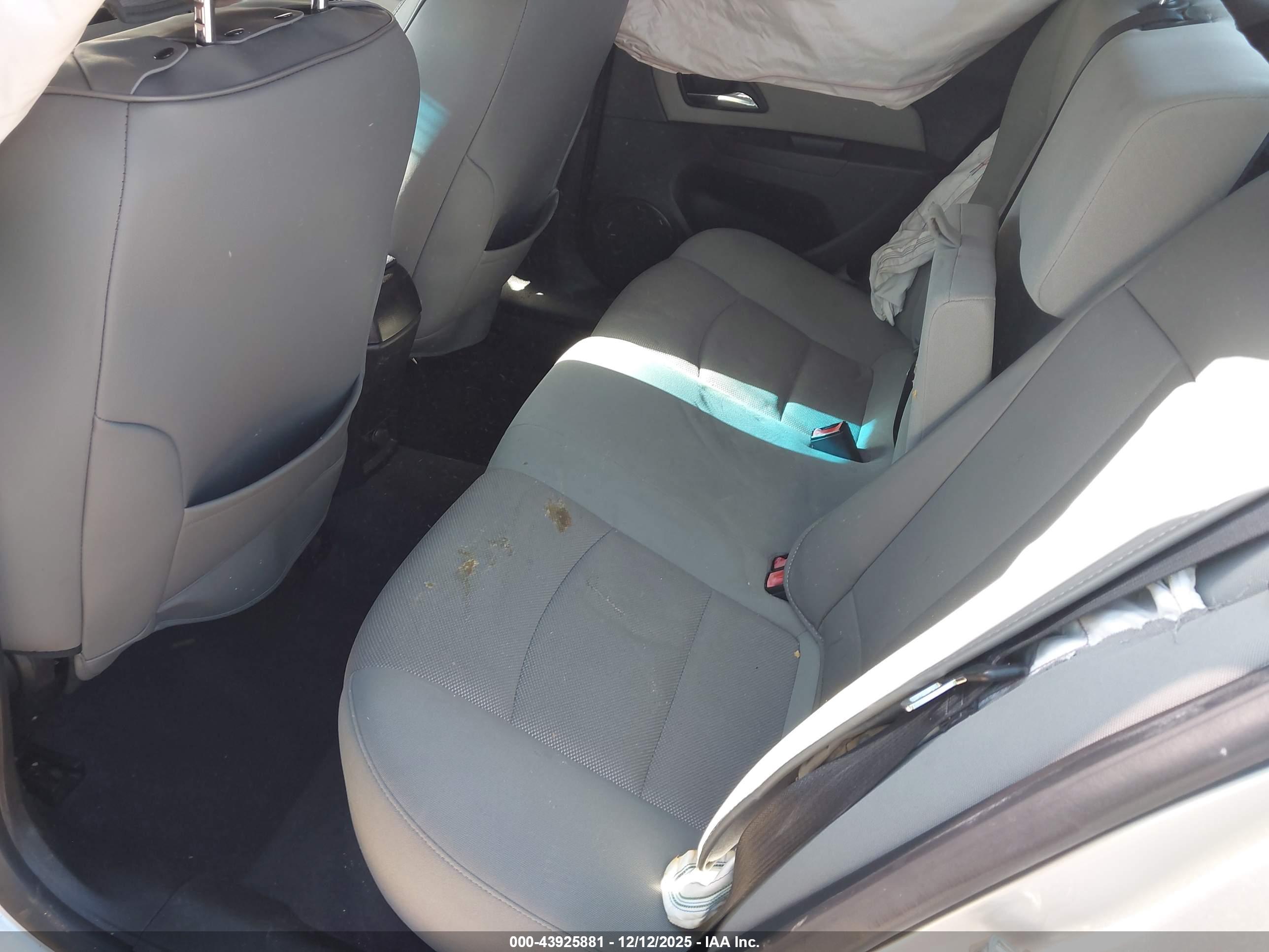 CHEVROLET CRUZE image 8