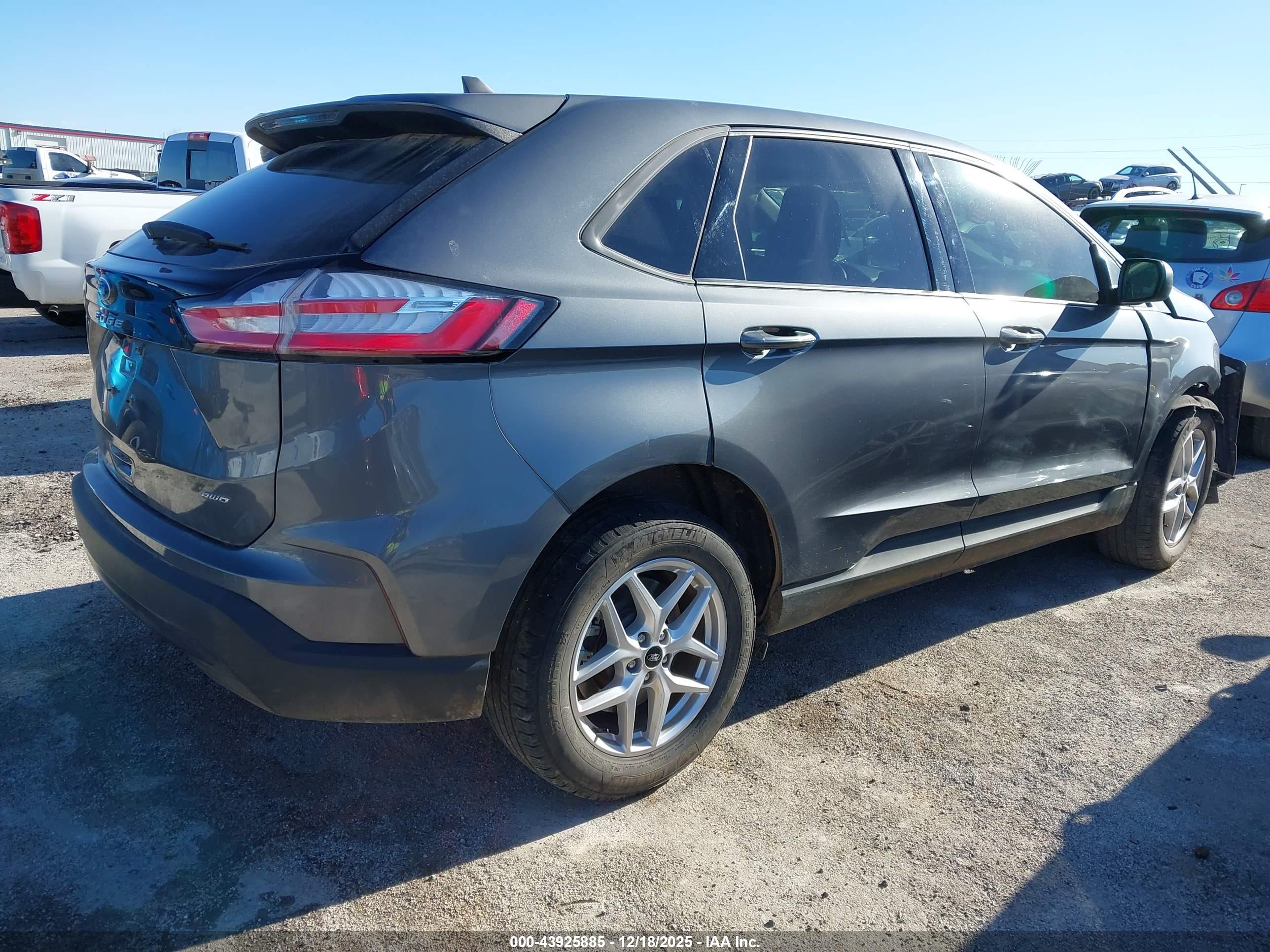 FORD EDGE image 4