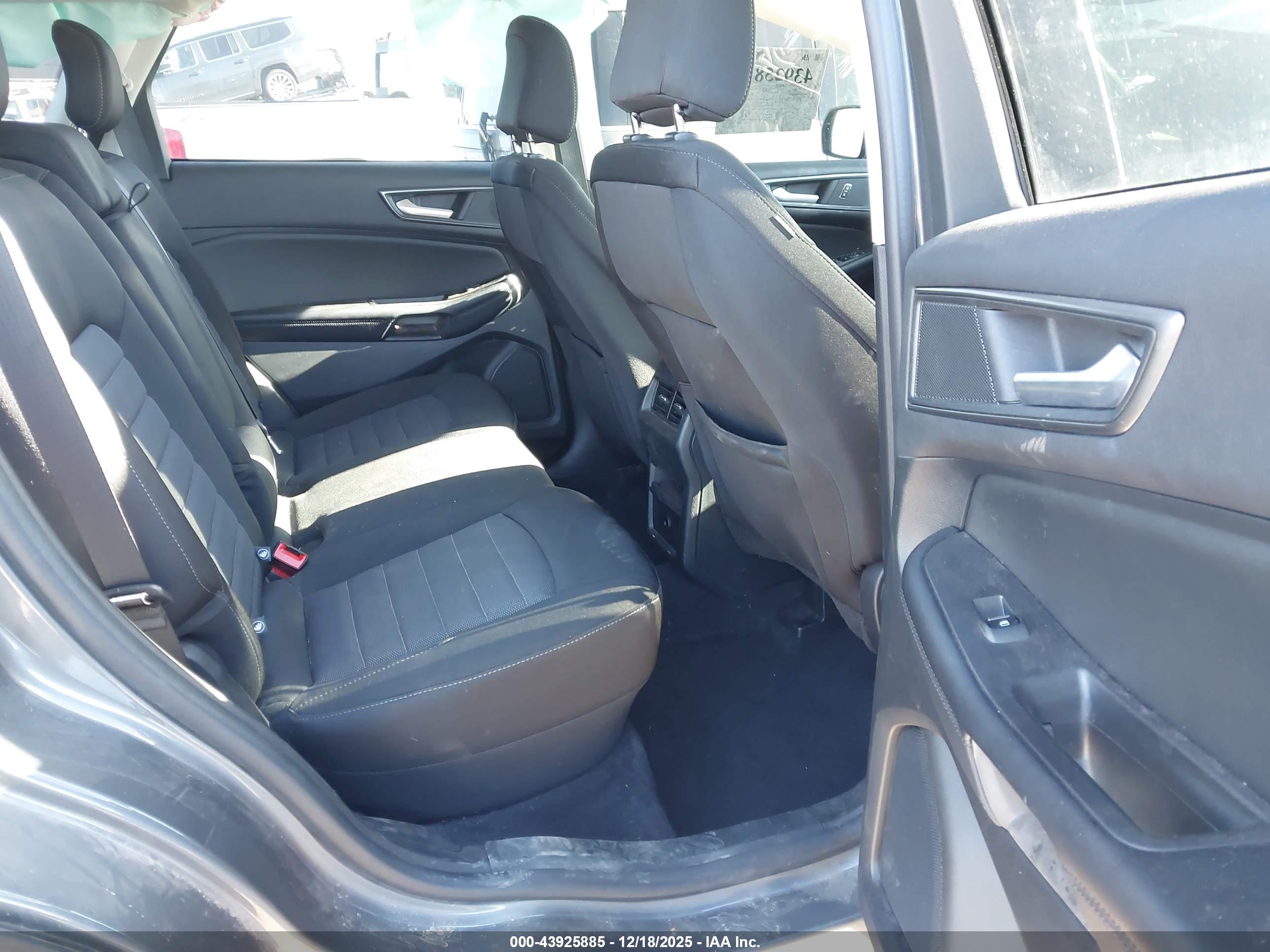 FORD EDGE image 8