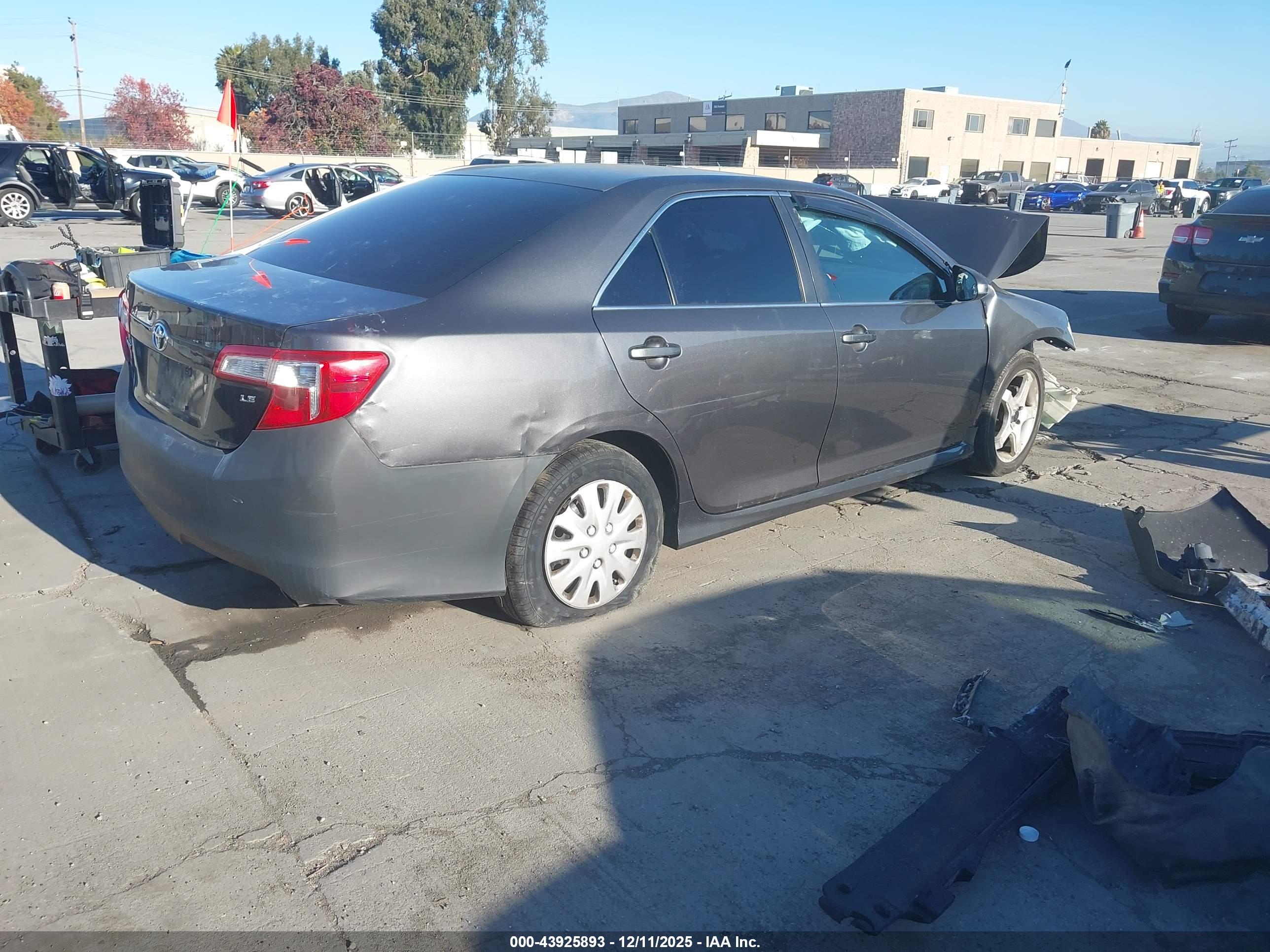 TOYOTA CAMRY image 4