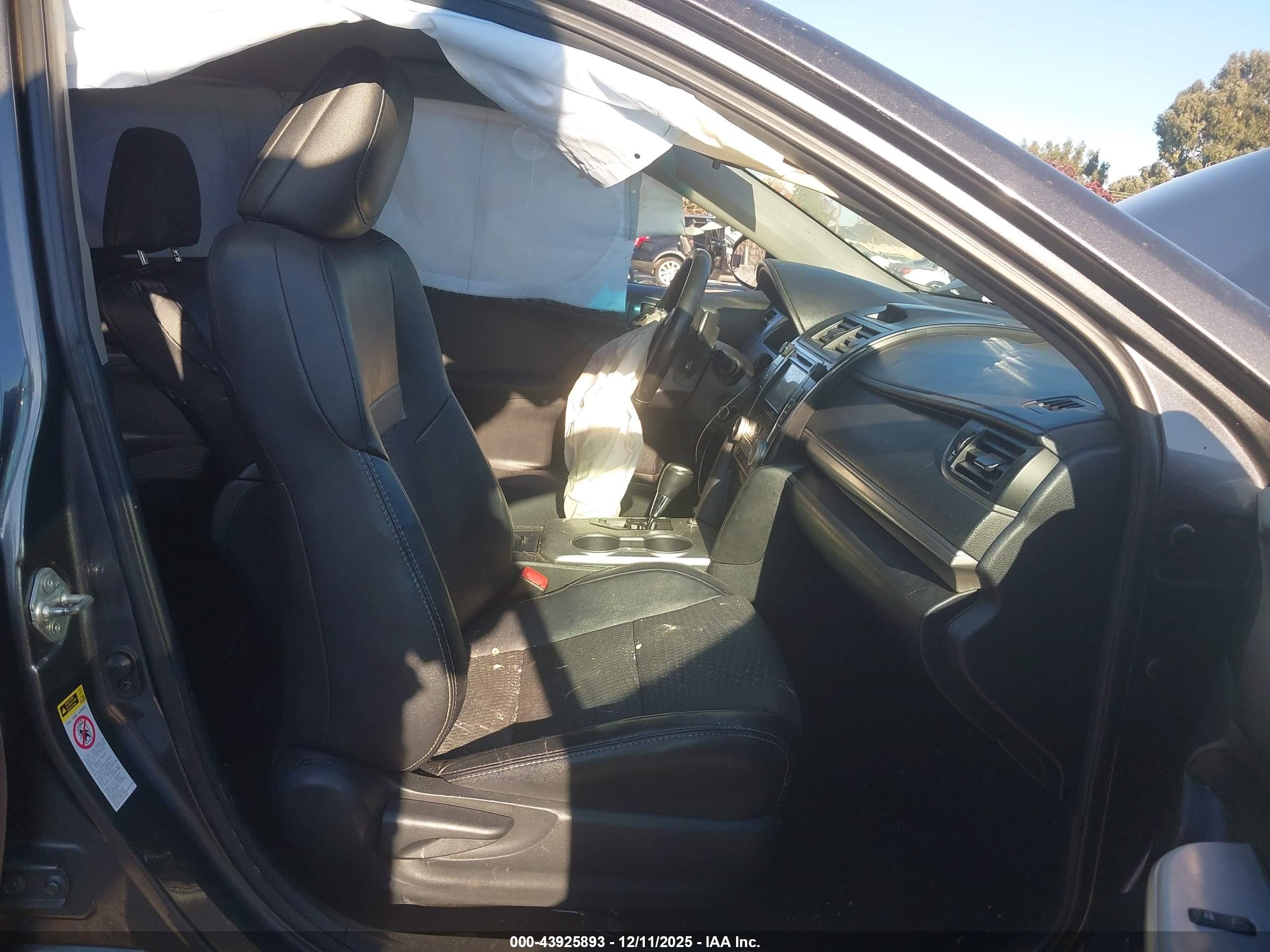 TOYOTA CAMRY image 5