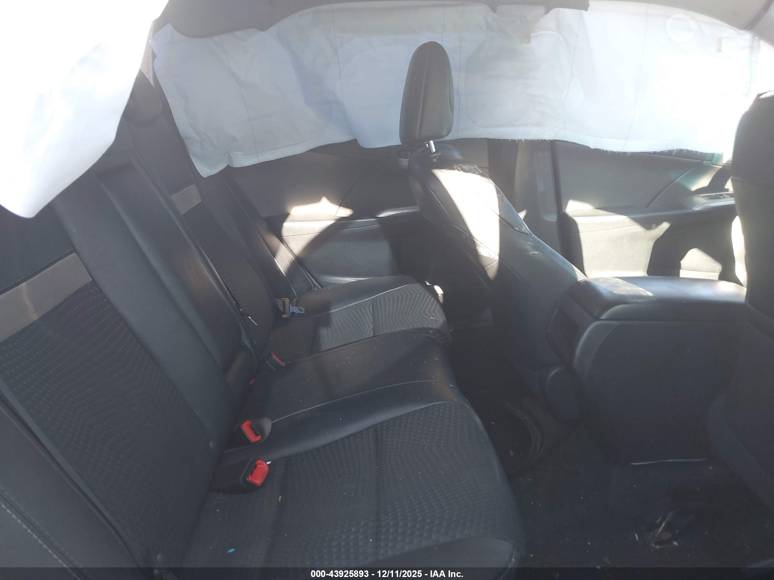 TOYOTA CAMRY image 8