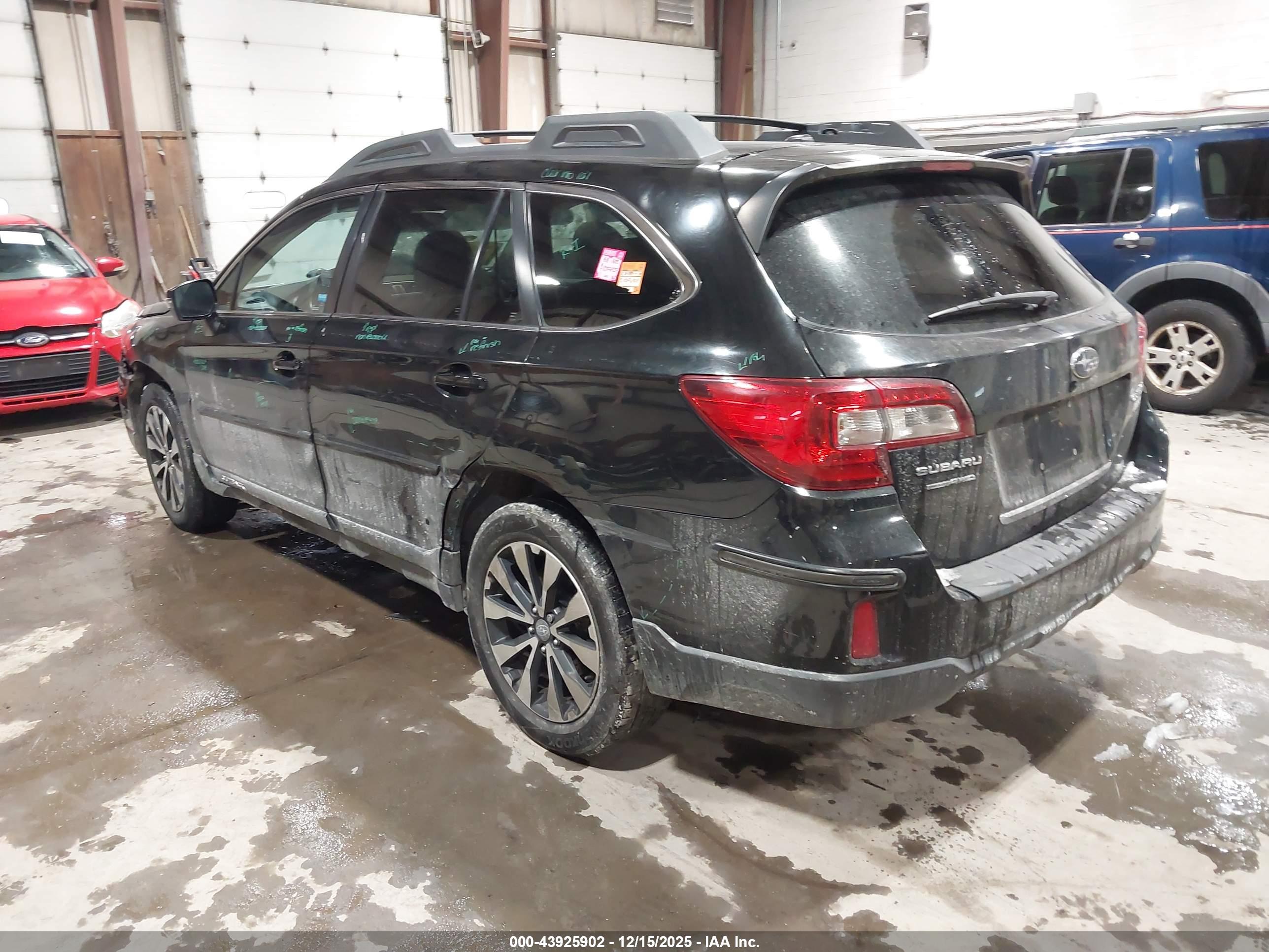 SUBARU OUTBACK image 3
