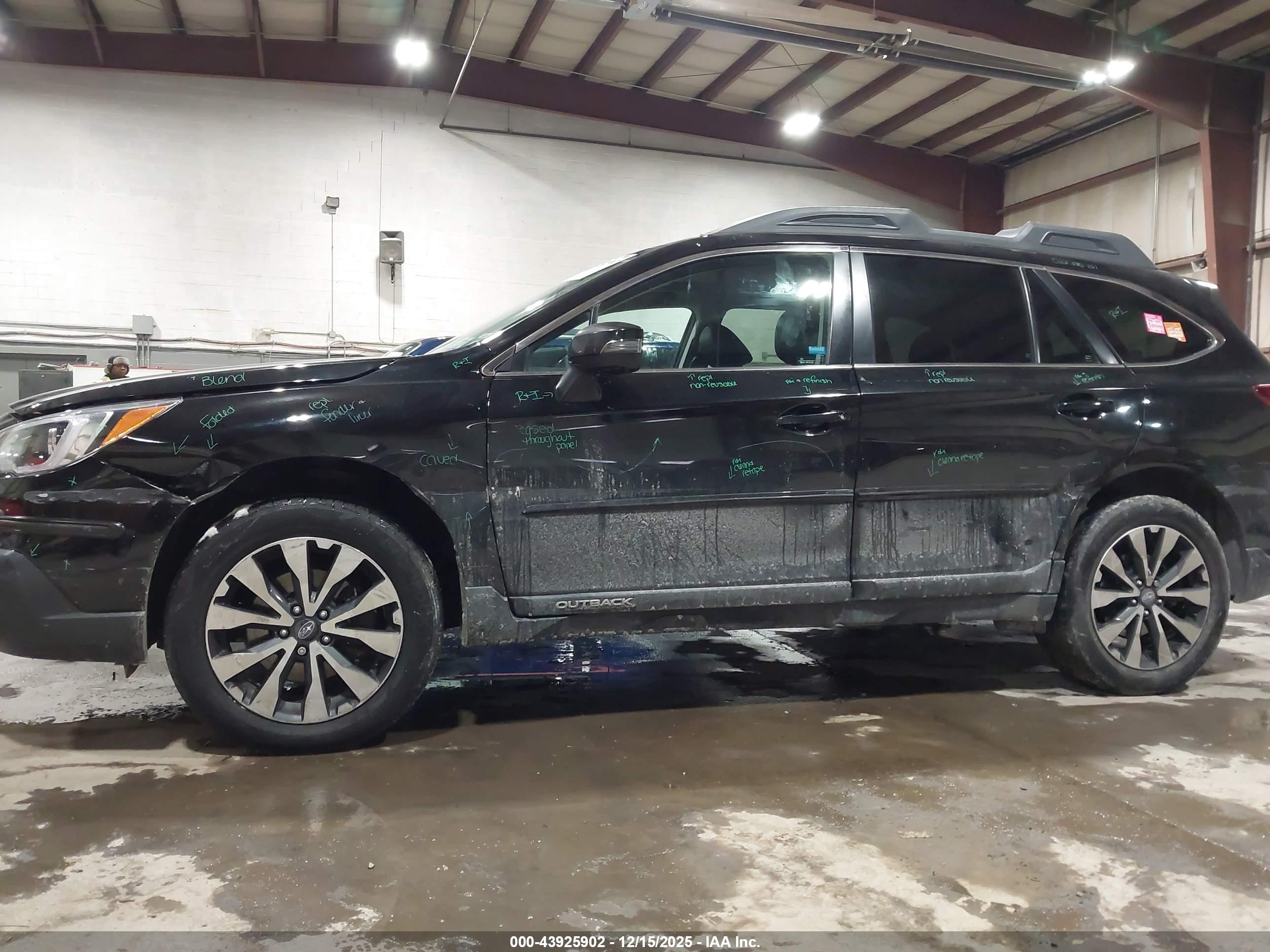 SUBARU OUTBACK image 6