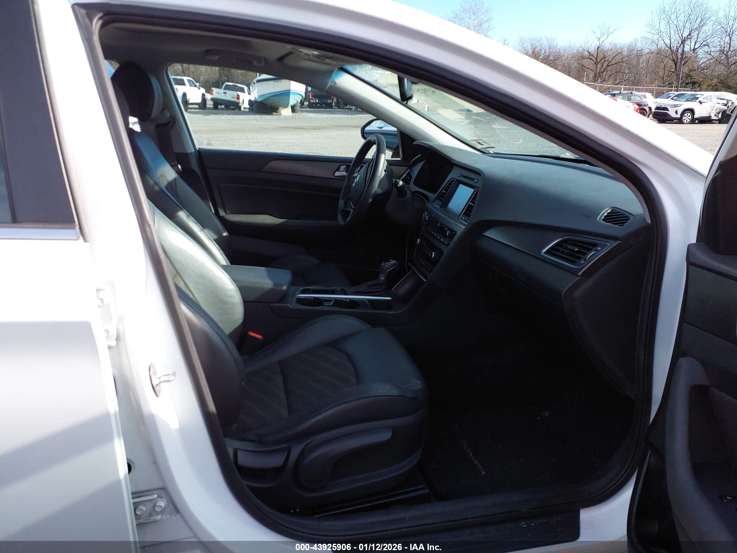 HYUNDAI SONATA image 5