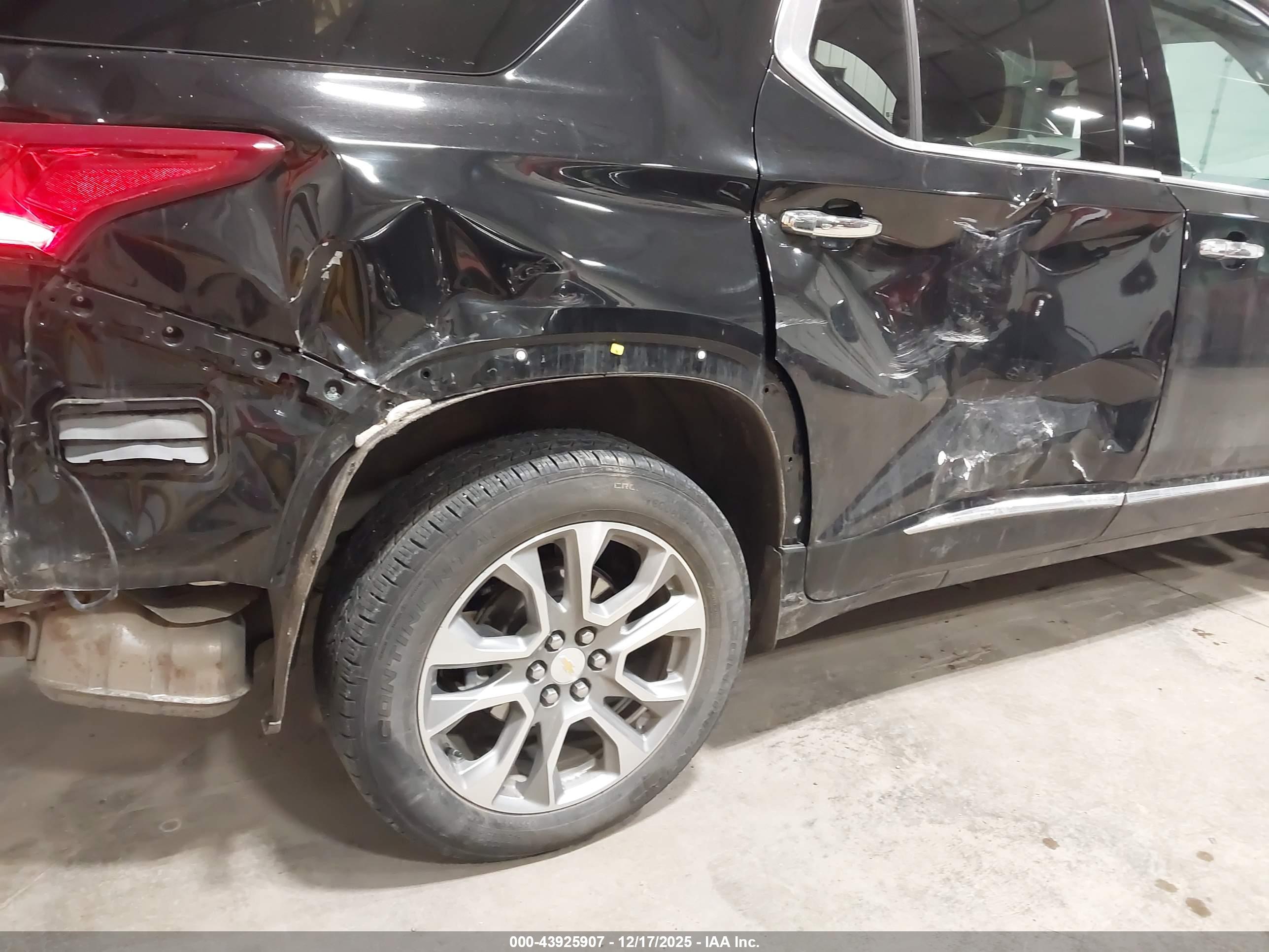 CHEVROLET TRAVERSE image 6