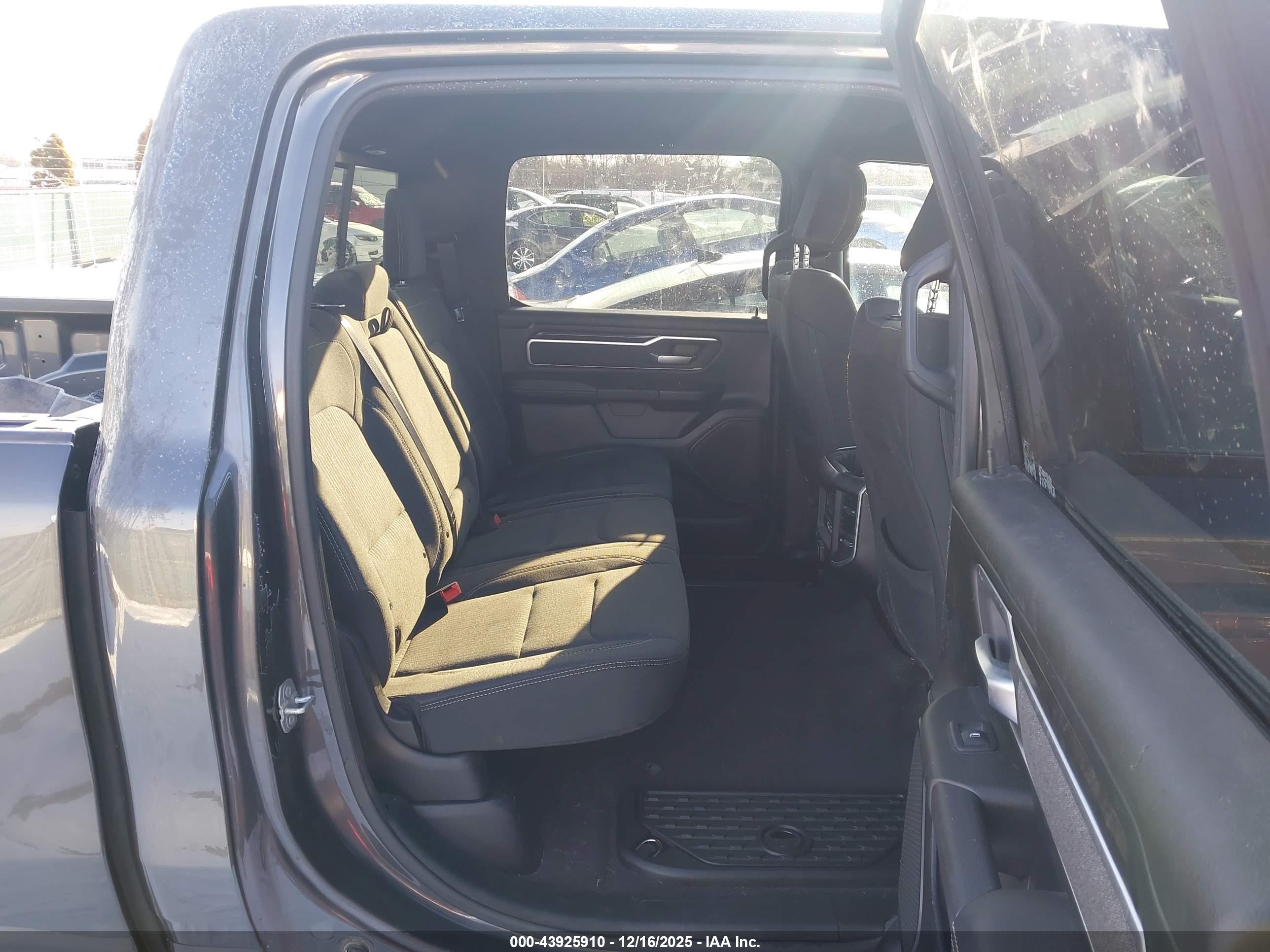RAM 1500 image 8