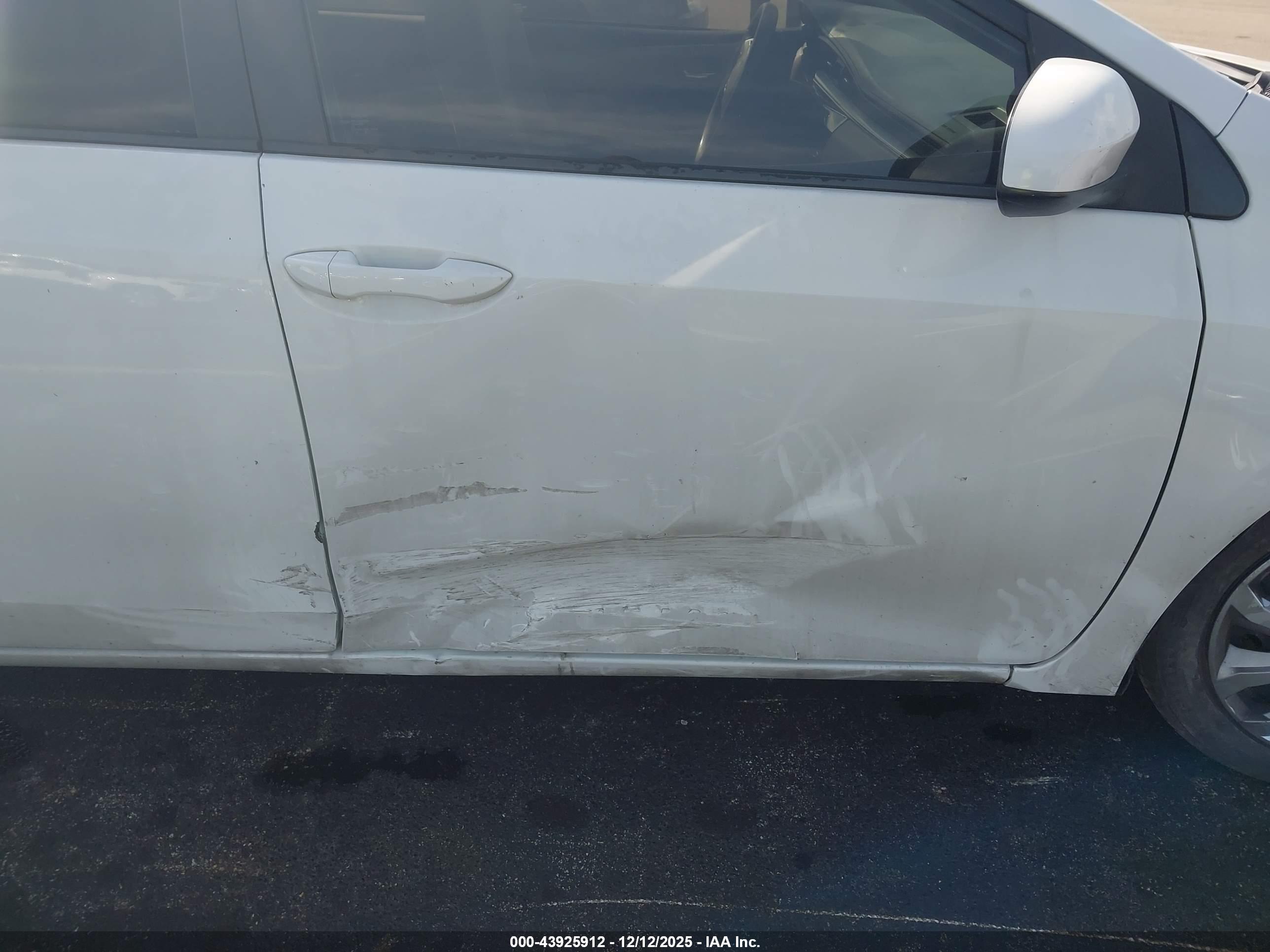 TOYOTA COROLLA image 6