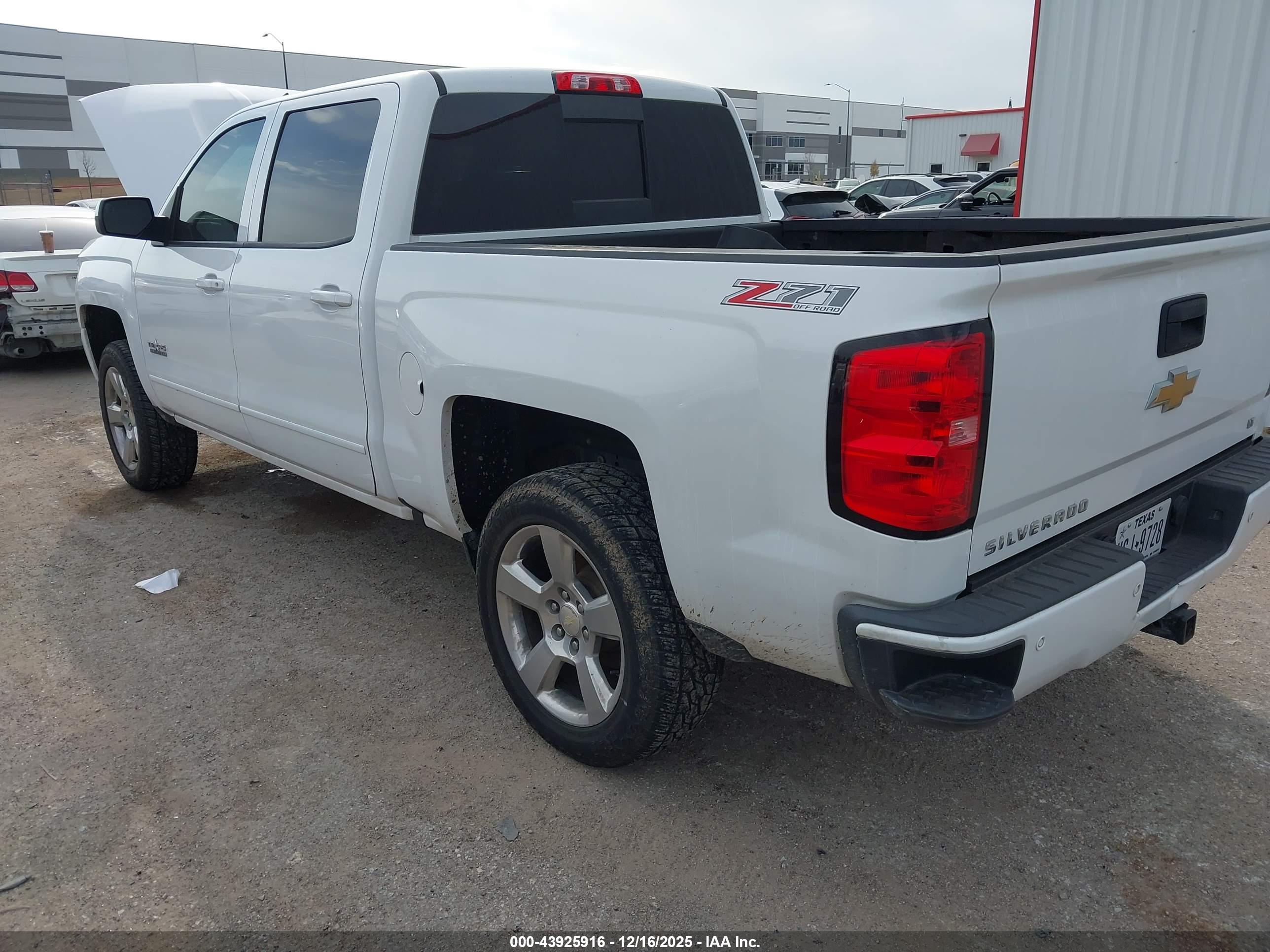 CHEVROLET SILVERADO image 3