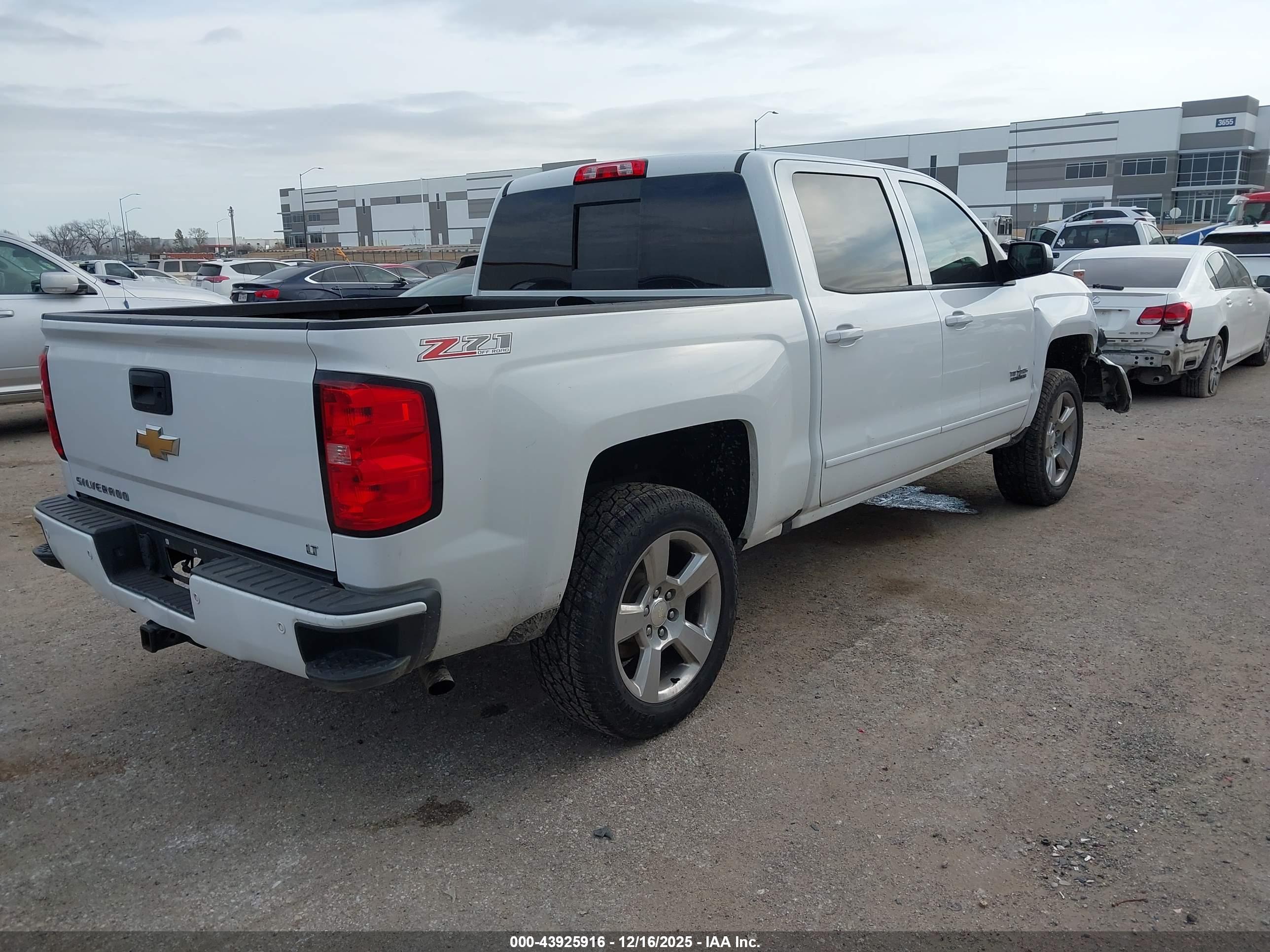 CHEVROLET SILVERADO image 4