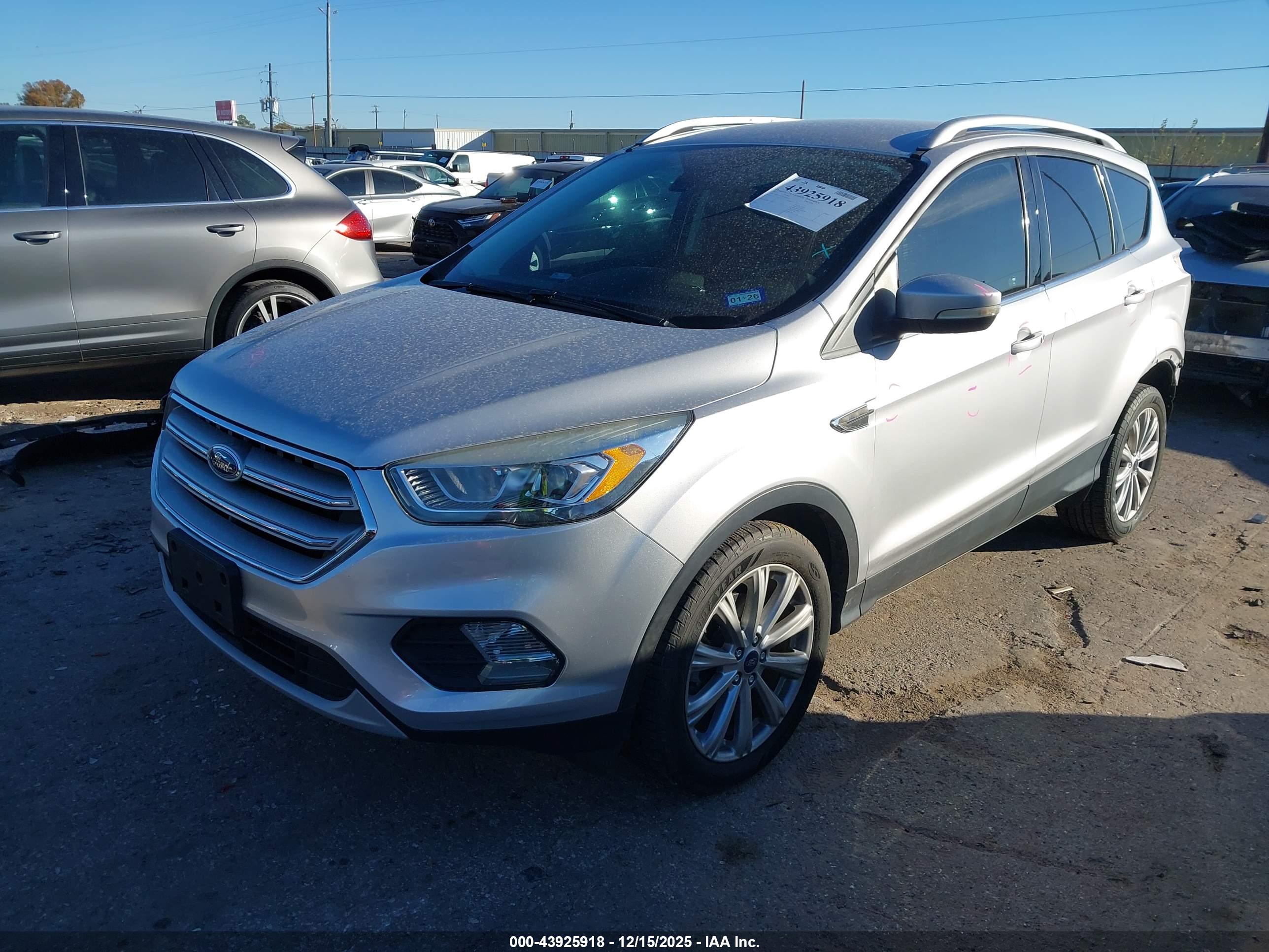 FORD ESCAPE image 2