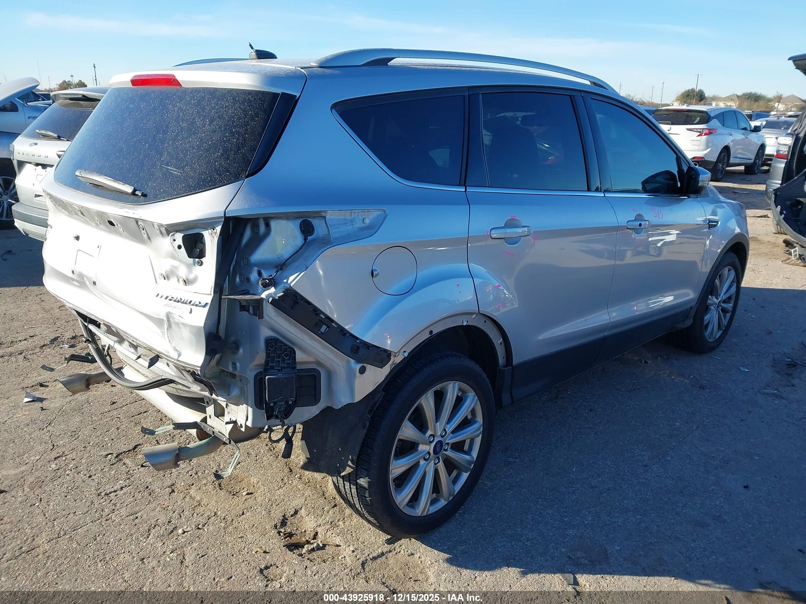 FORD ESCAPE image 4