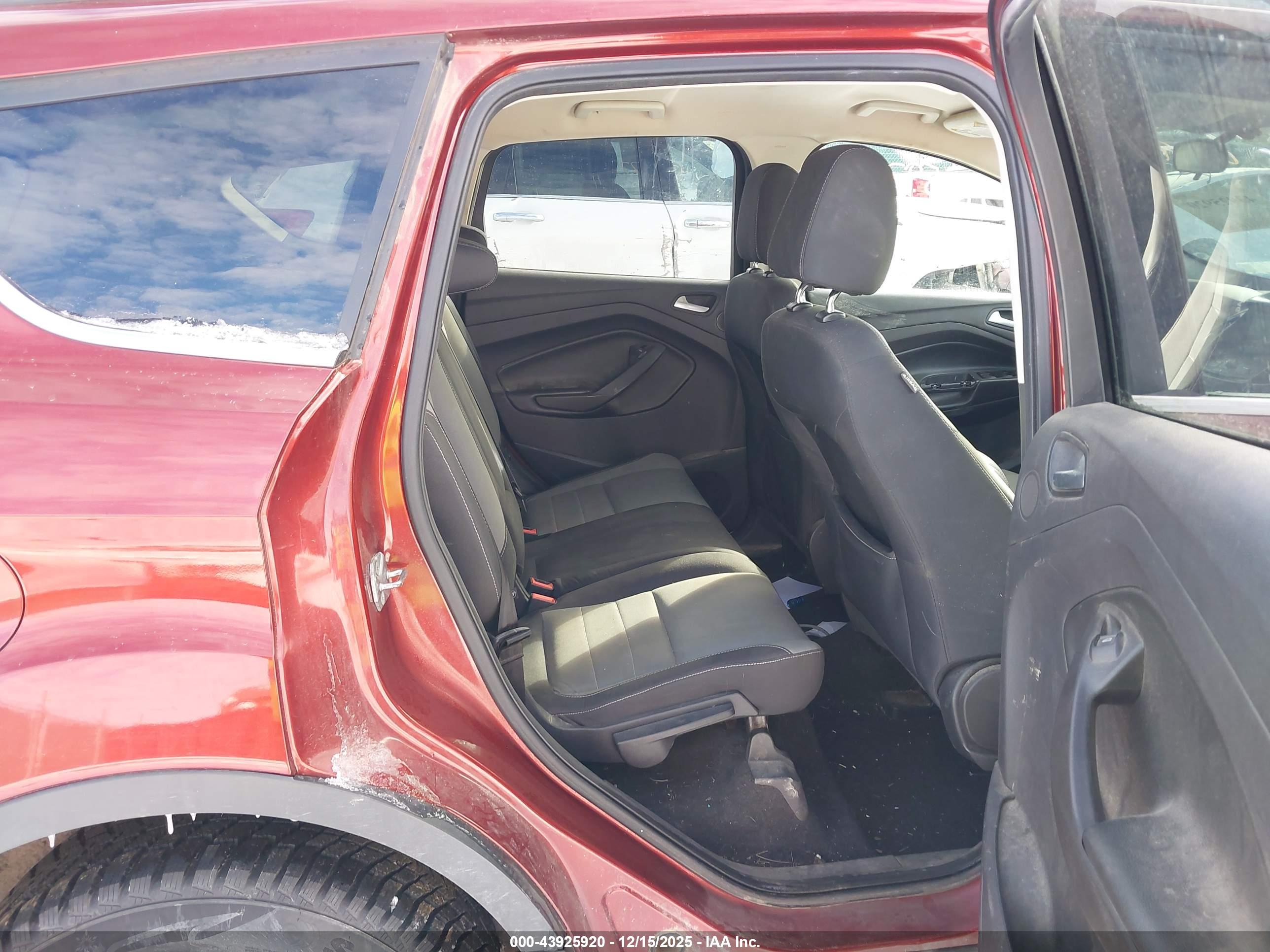 FORD ESCAPE image 8