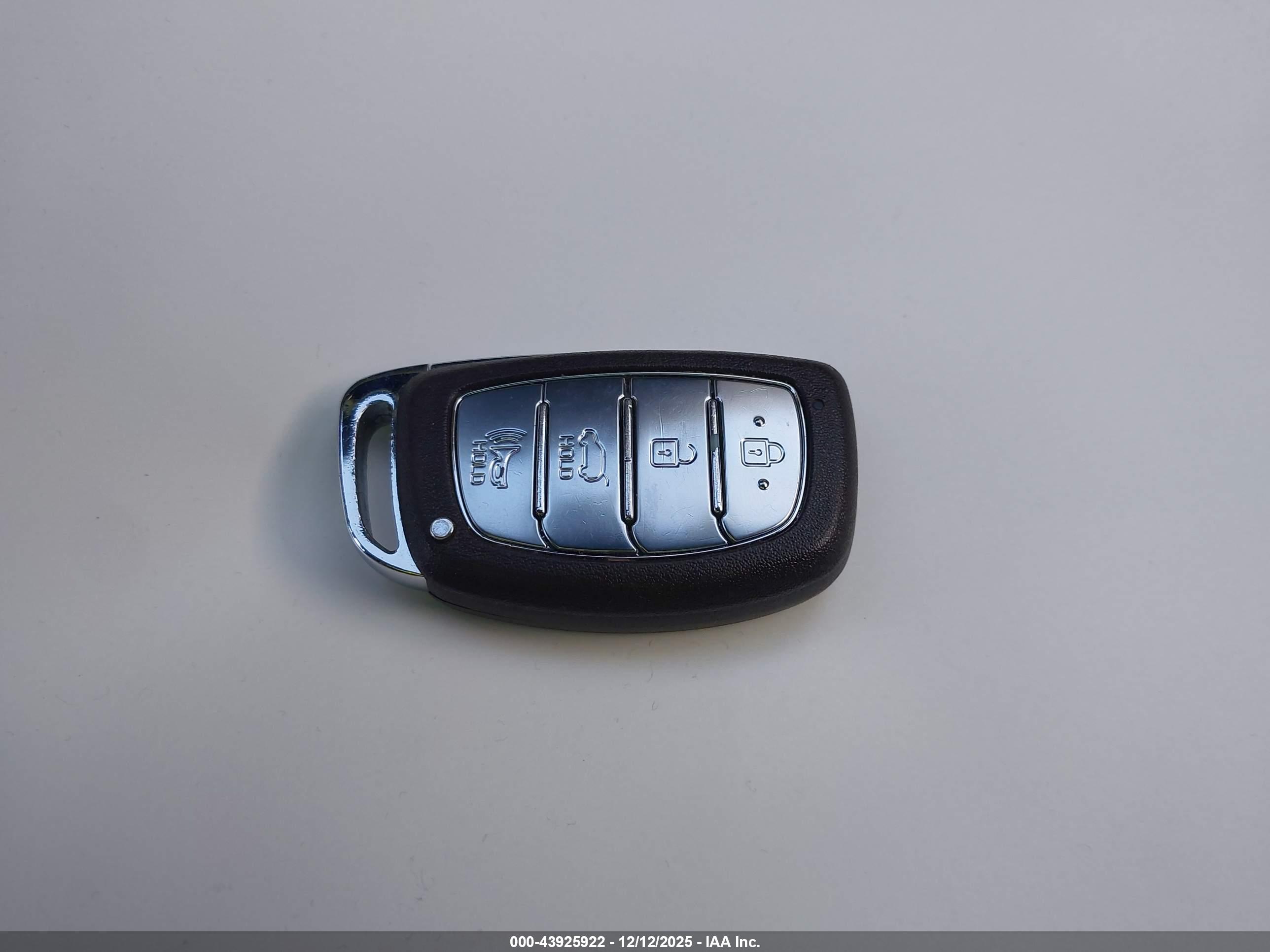HYUNDAI TUCSON image 11