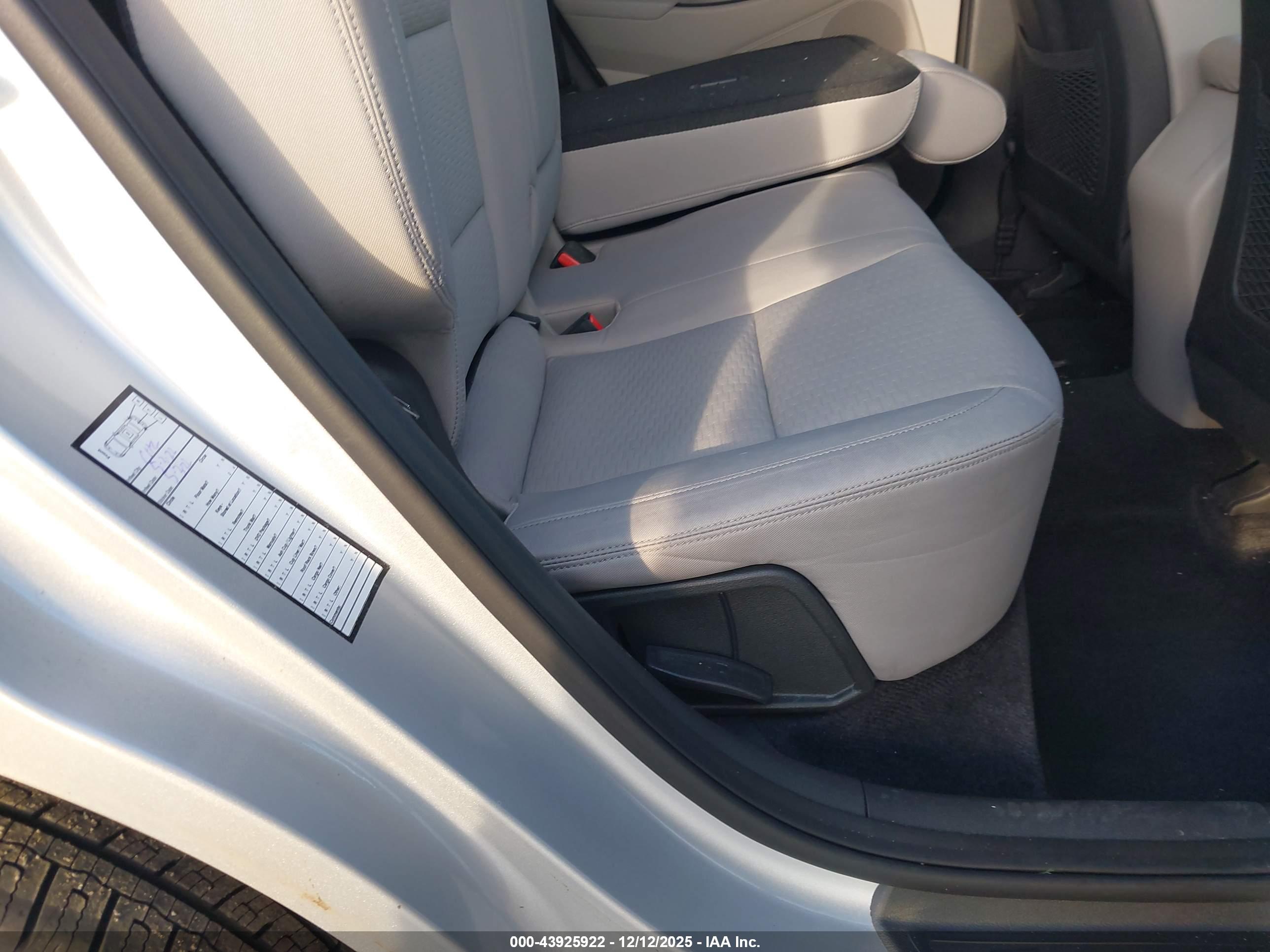 HYUNDAI TUCSON image 8