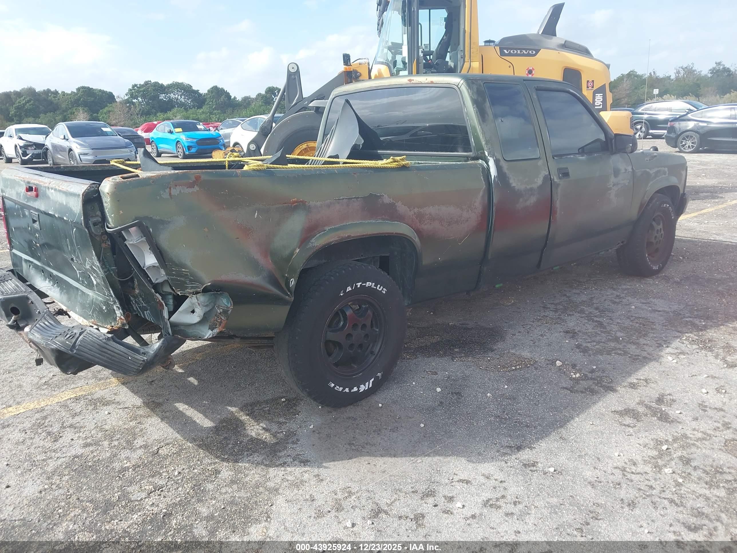 DODGE DAKOTA image 4