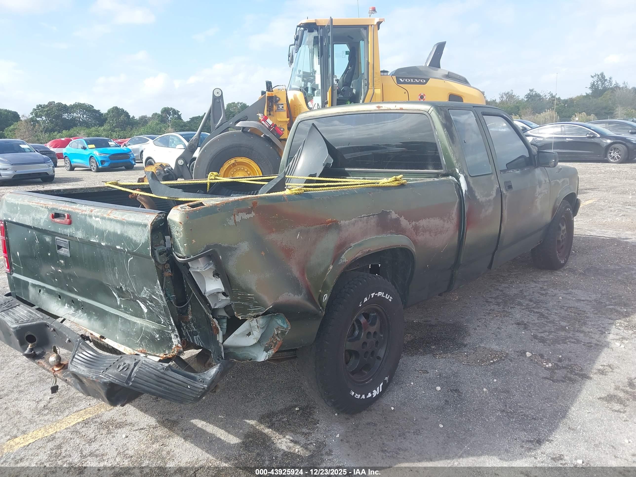 DODGE DAKOTA image 6