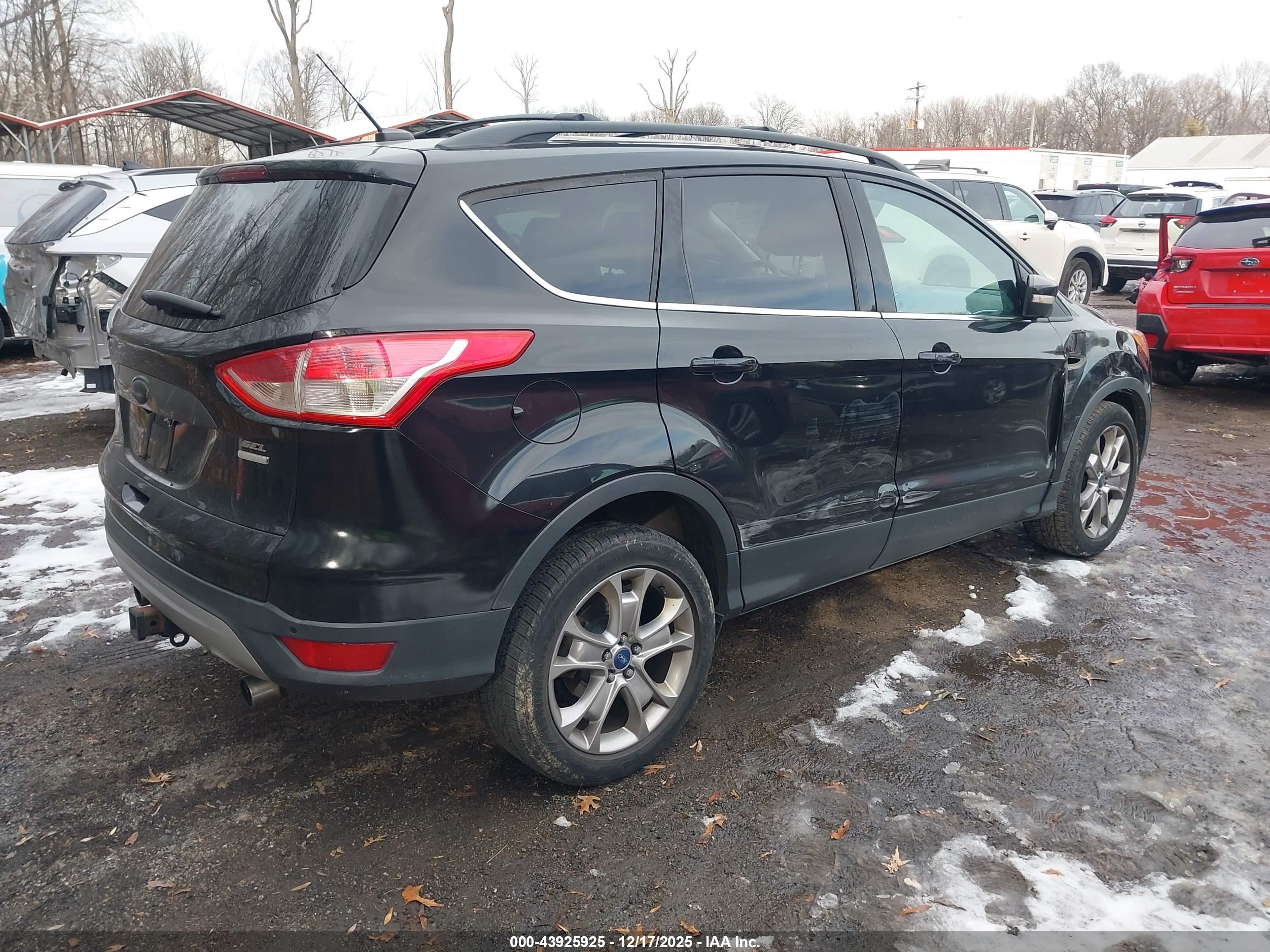 FORD ESCAPE image 4