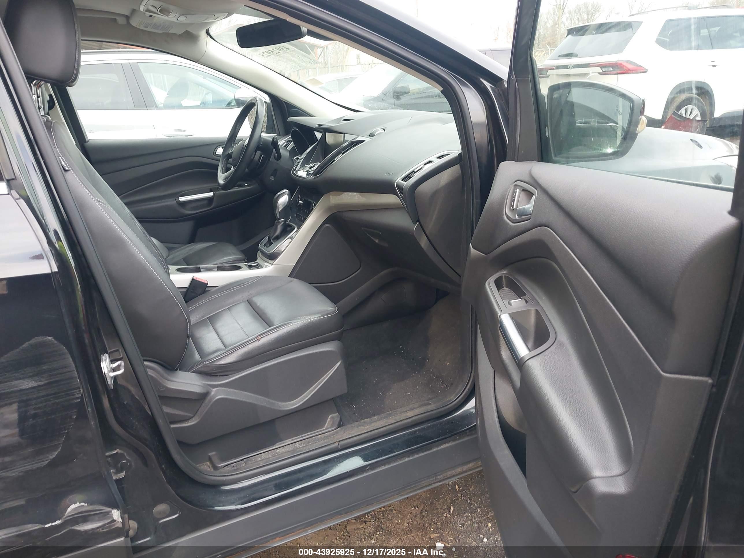 FORD ESCAPE image 5
