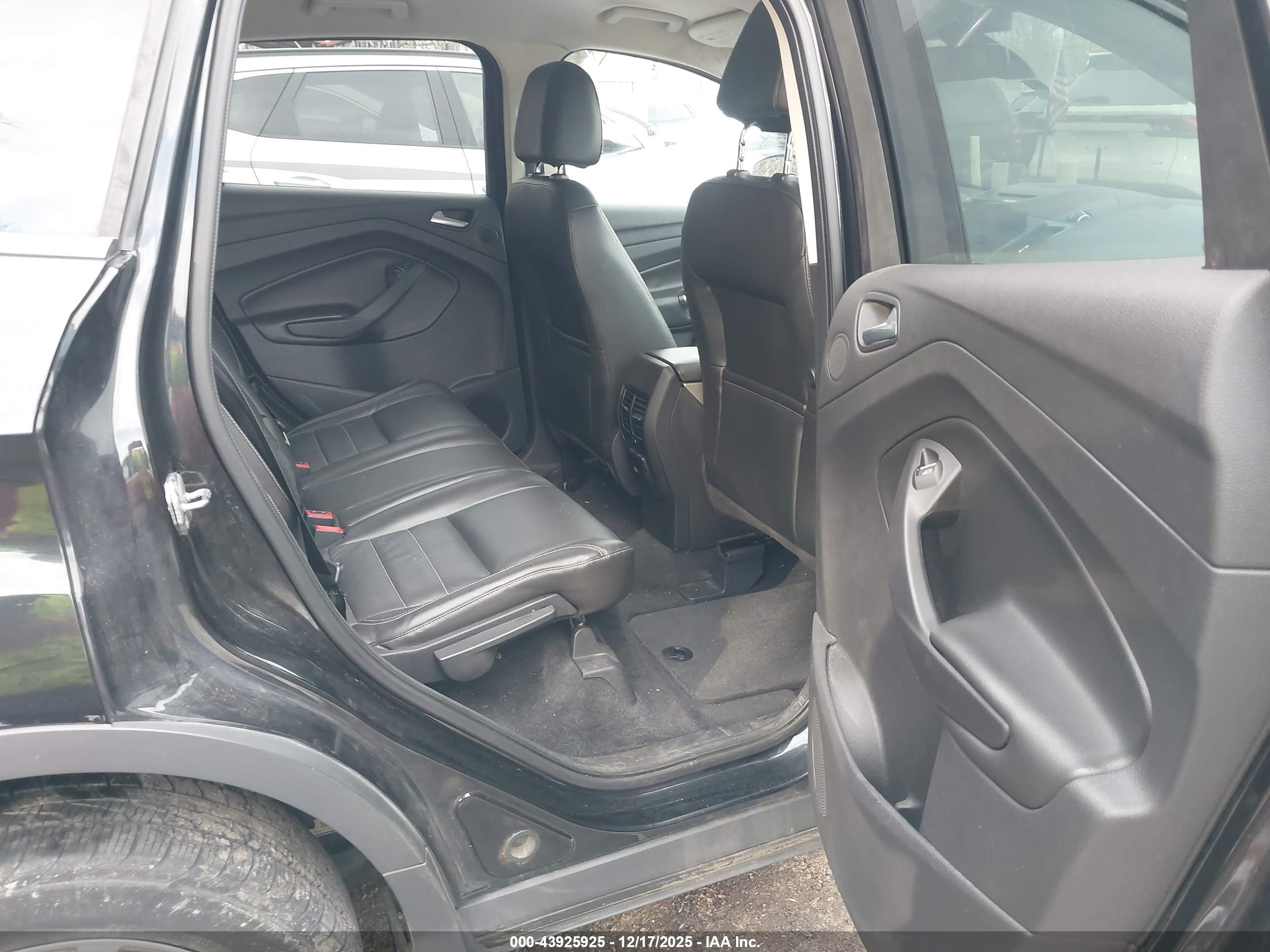 FORD ESCAPE image 8