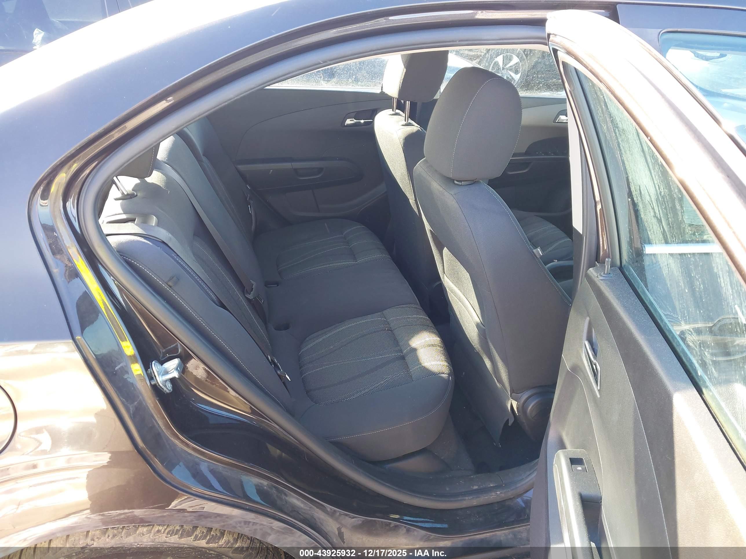 CHEVROLET SONIC image 8