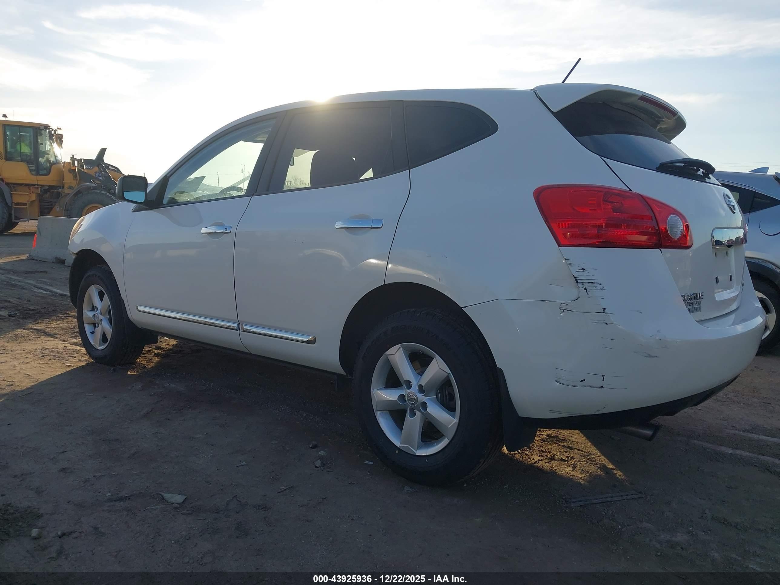 NISSAN ROGUE image 3
