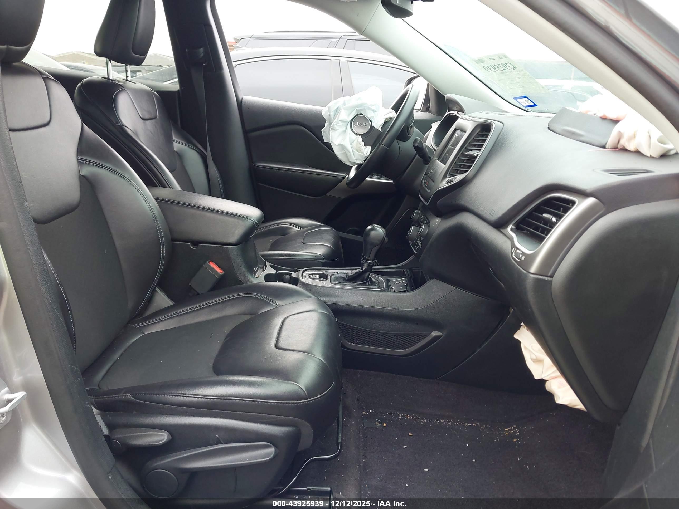 JEEP CHEROKEE image 5
