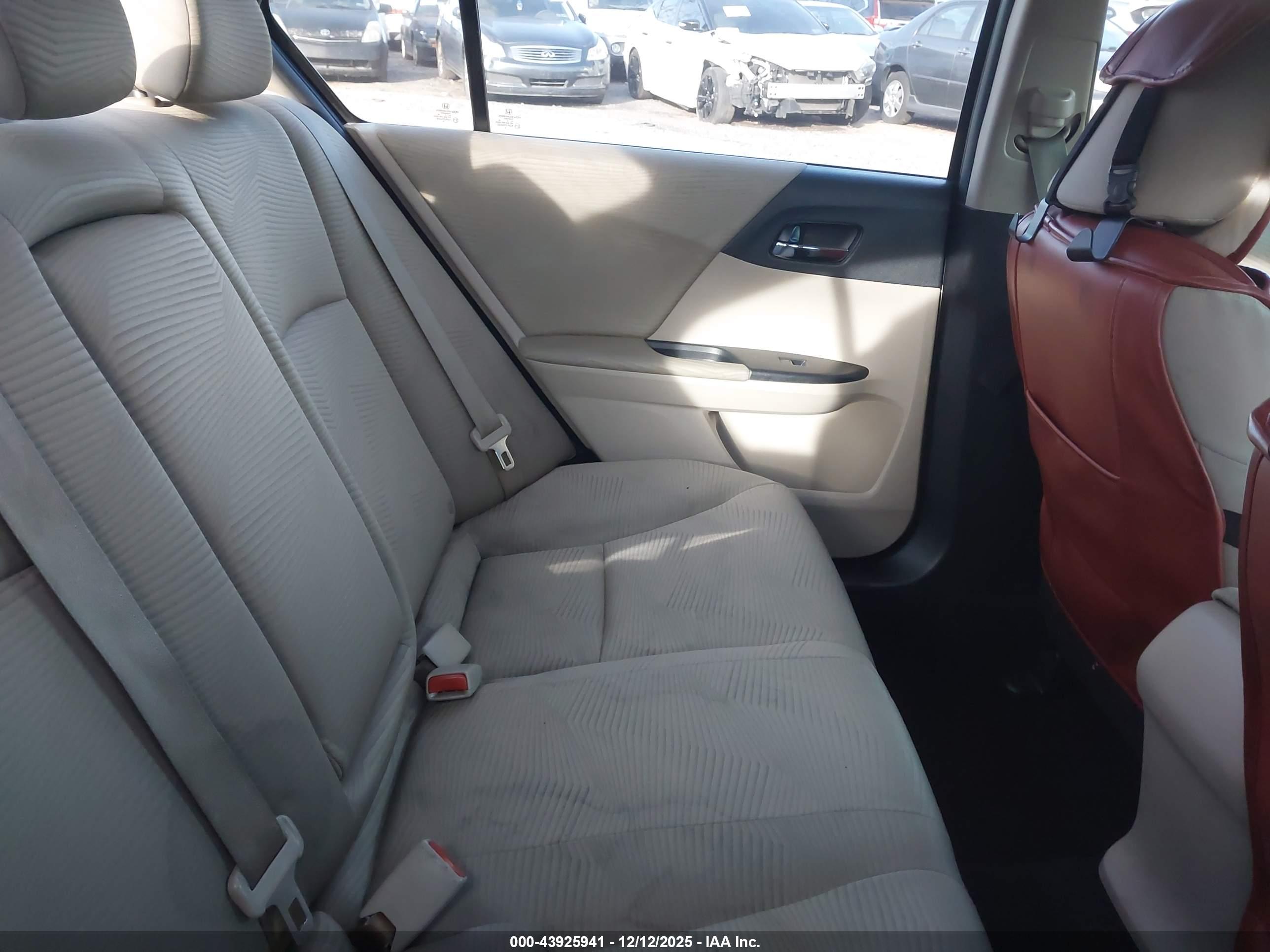 HONDA ACCORD image 8