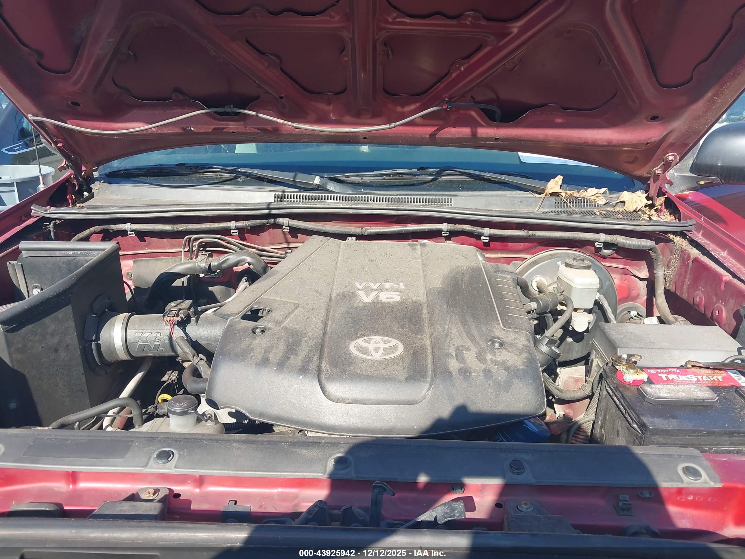 TOYOTA TACOMA image 10