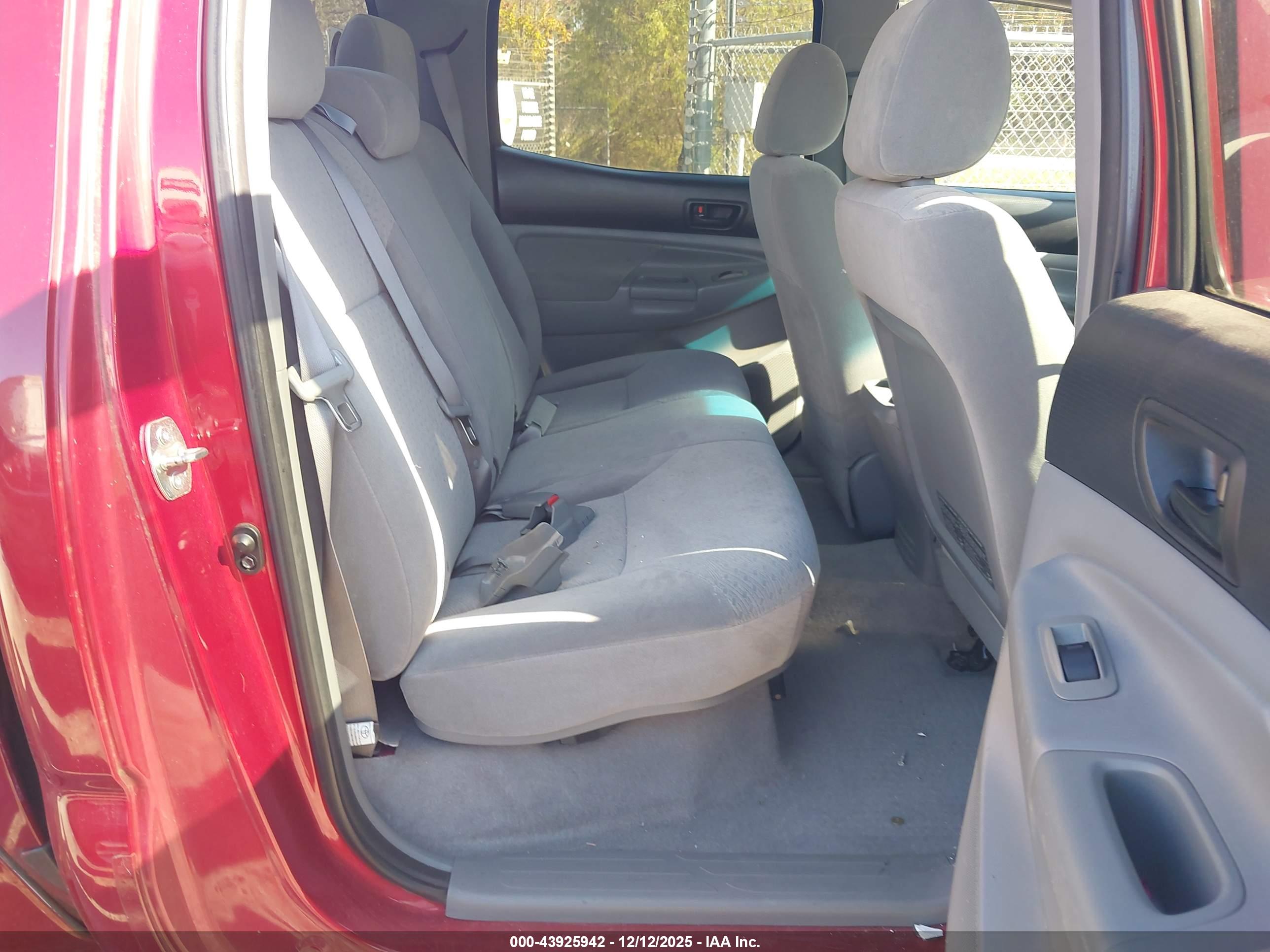 TOYOTA TACOMA image 8