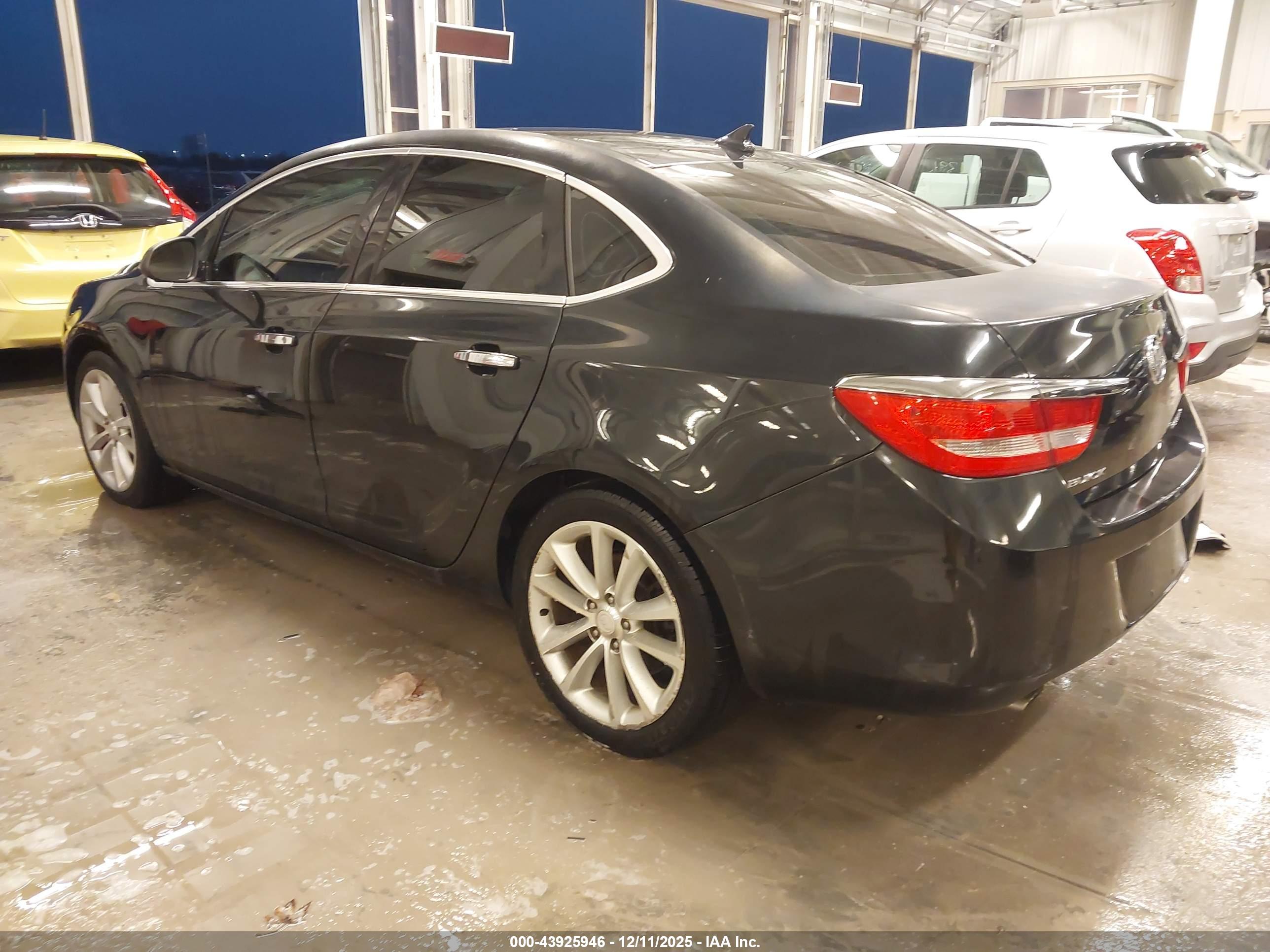 BUICK VERANO image 3