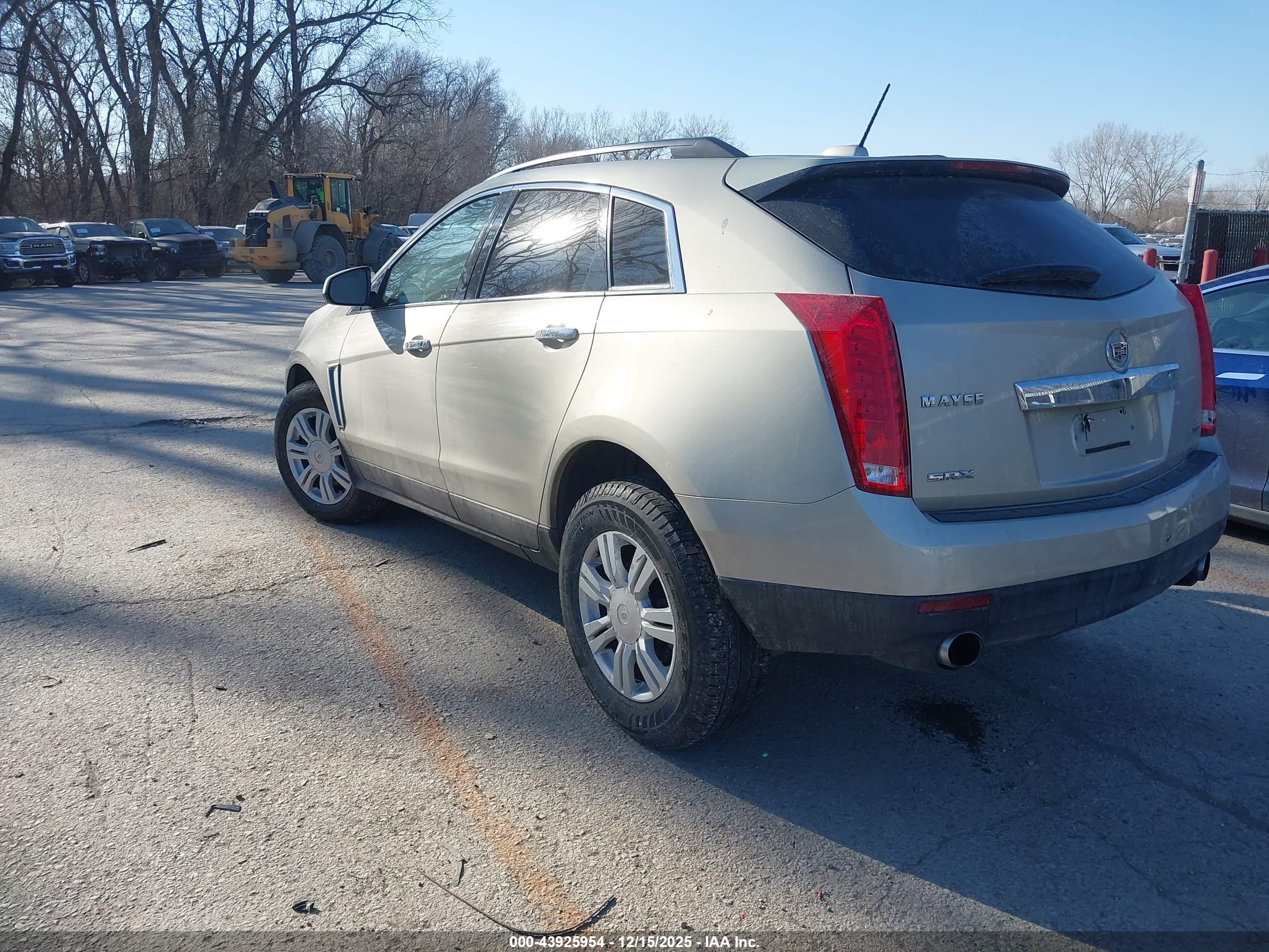 CADILLAC SRX image 3