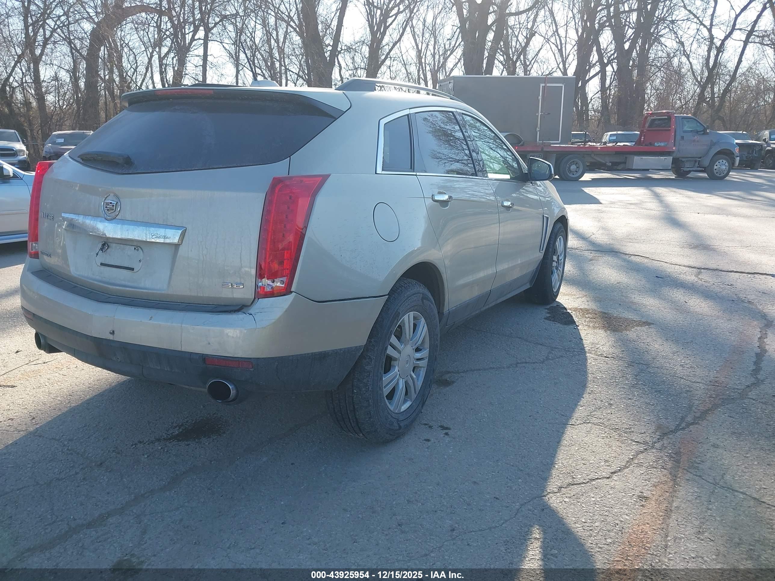 CADILLAC SRX image 4