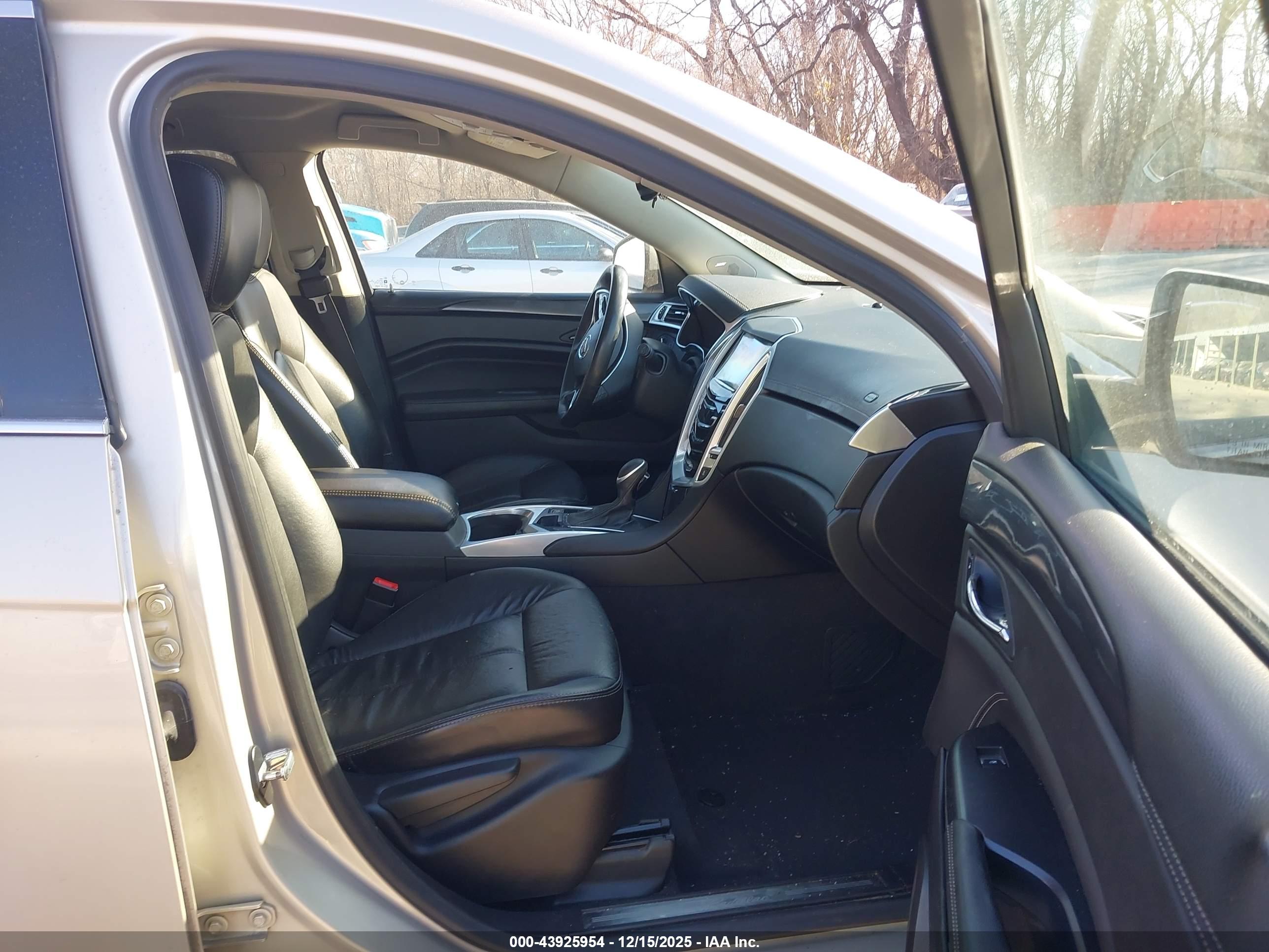 CADILLAC SRX image 5