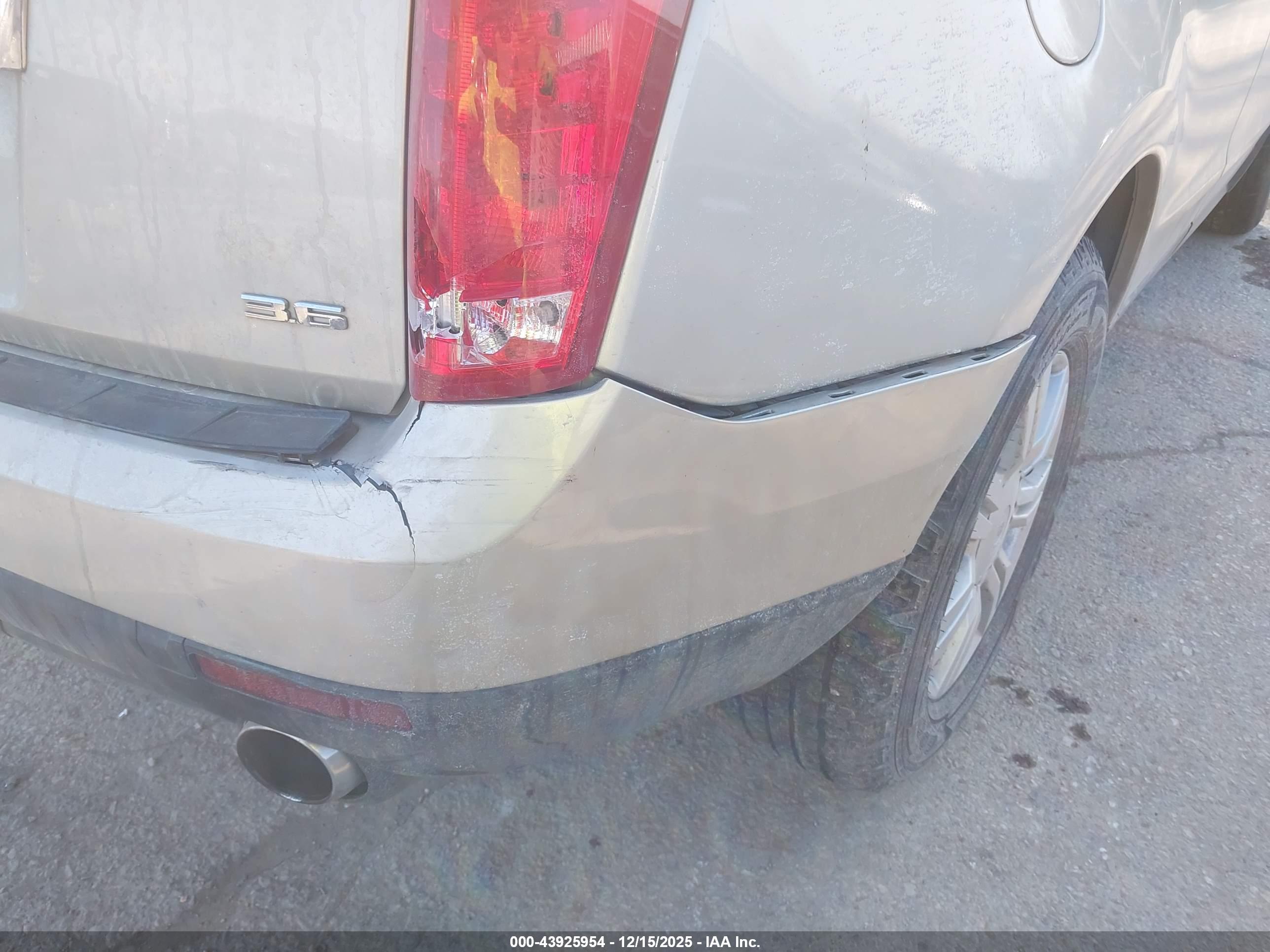 CADILLAC SRX image 6