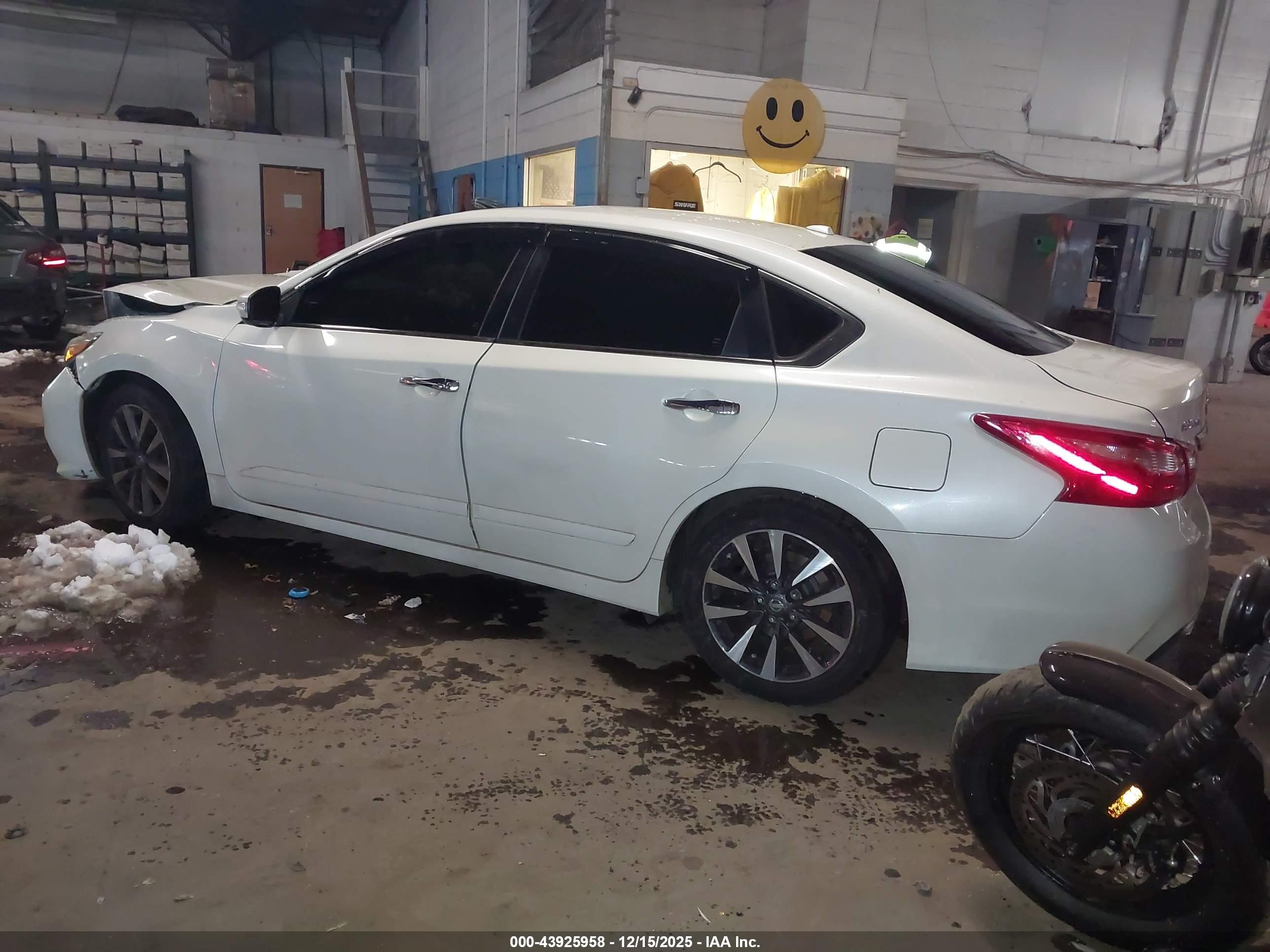 NISSAN ALTIMA image 3