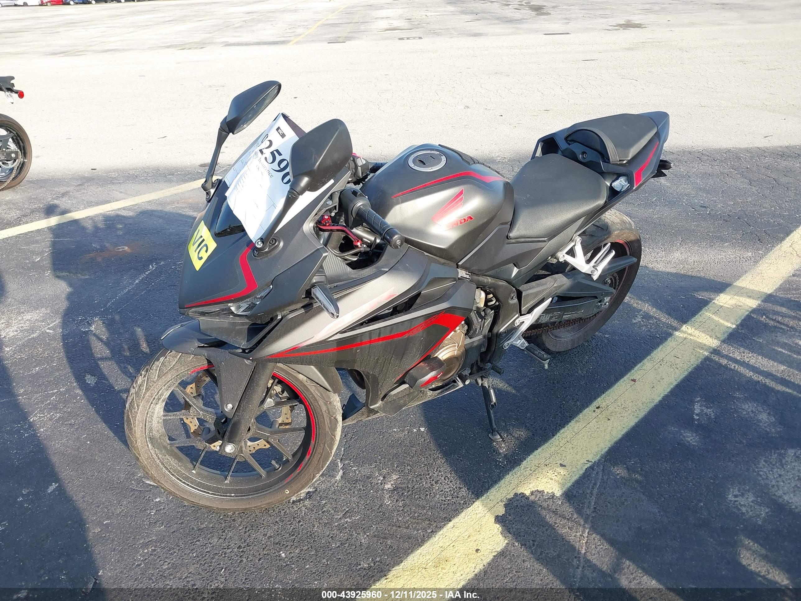 HONDA CBR500 image 2