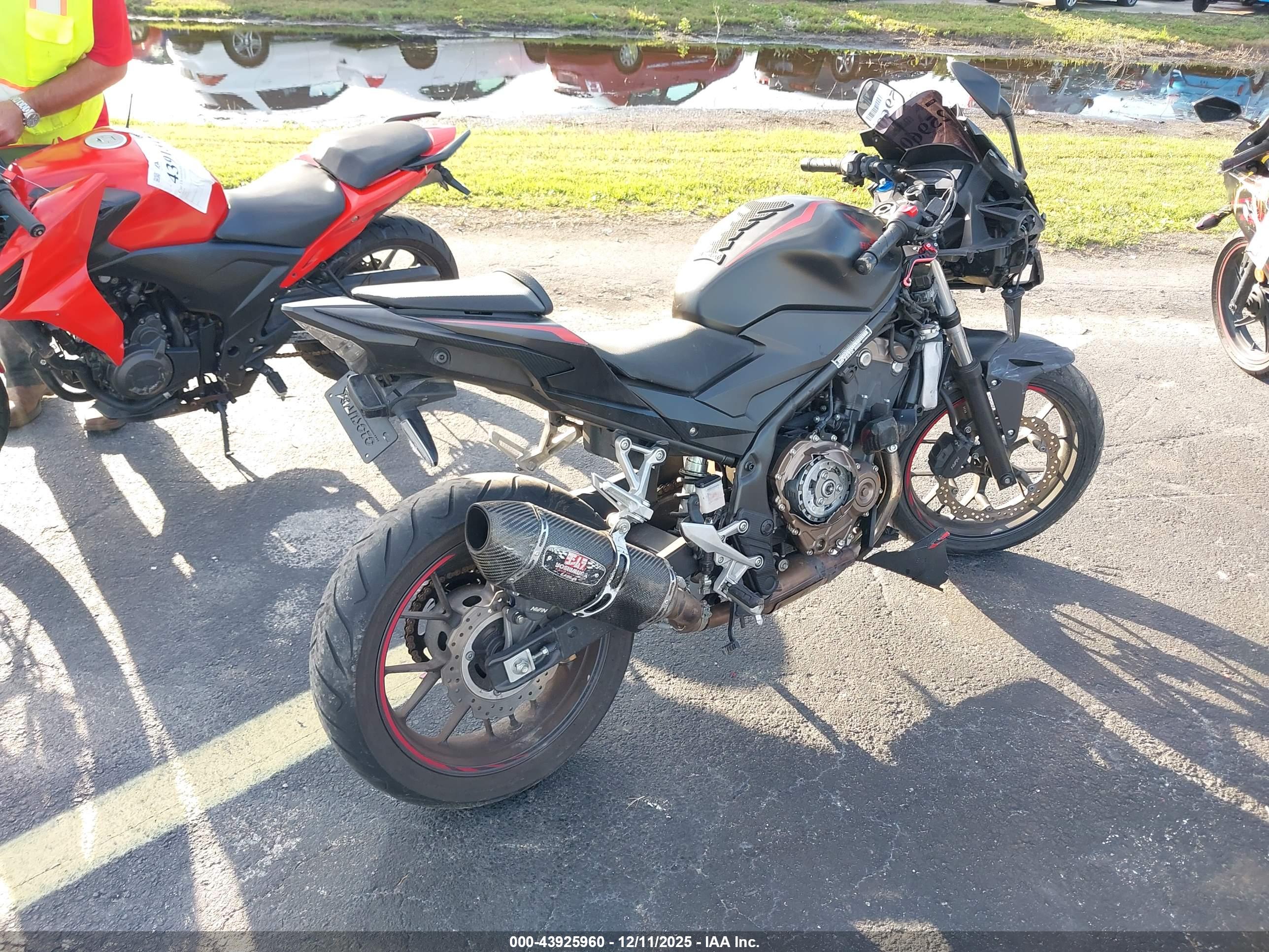 HONDA CBR500 image 4