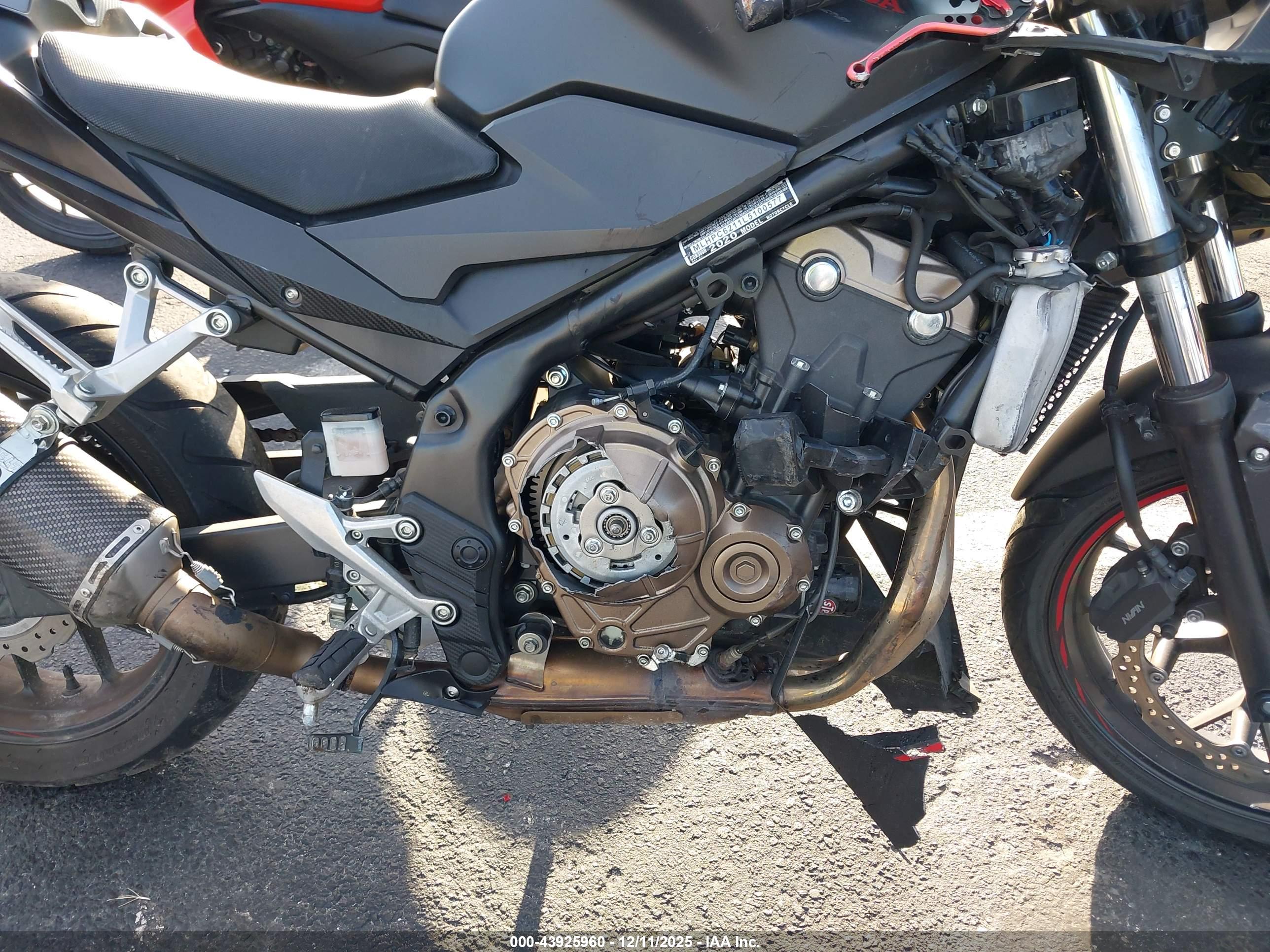 HONDA CBR500 image 8