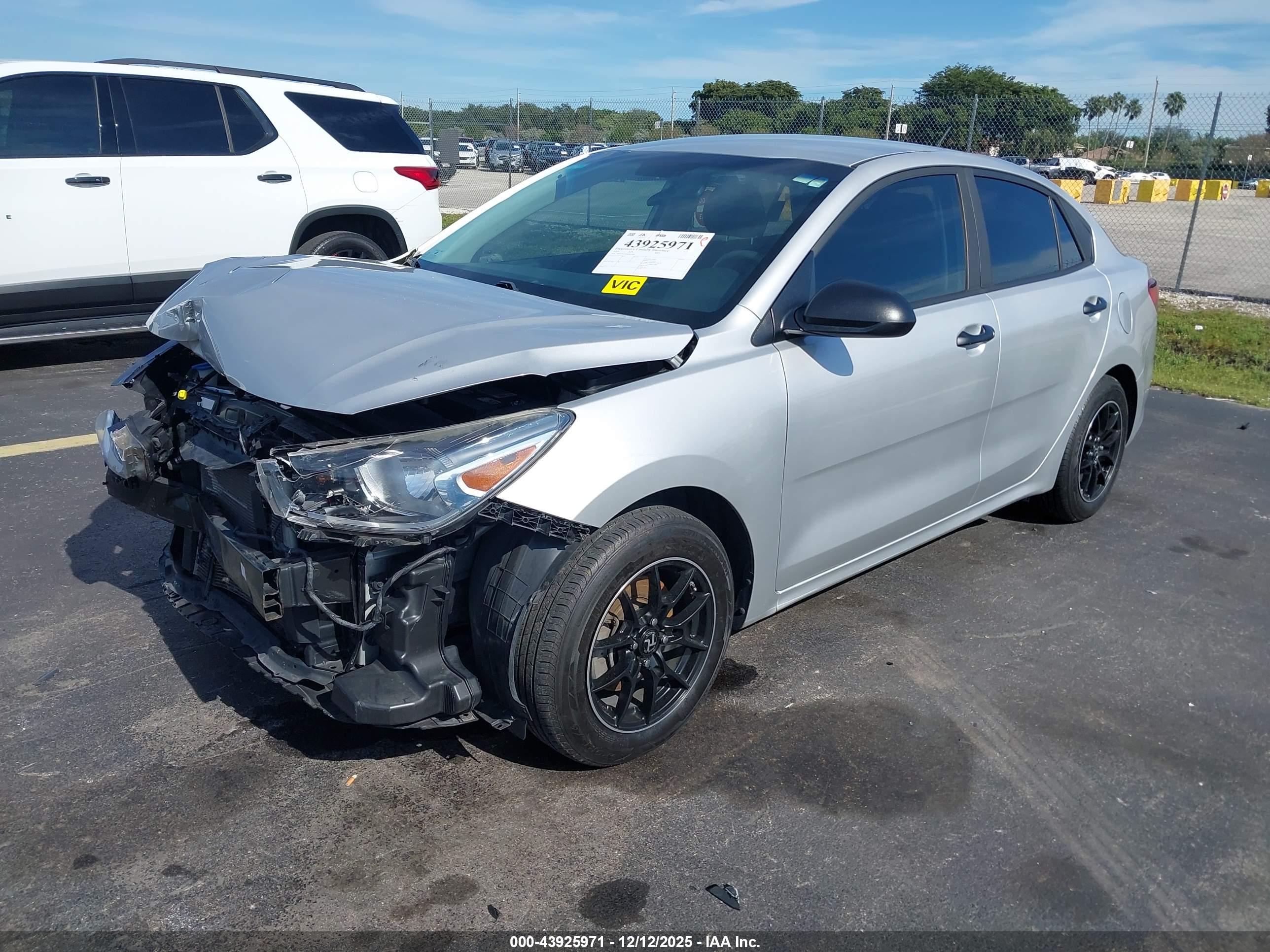 KIA RIO image 2
