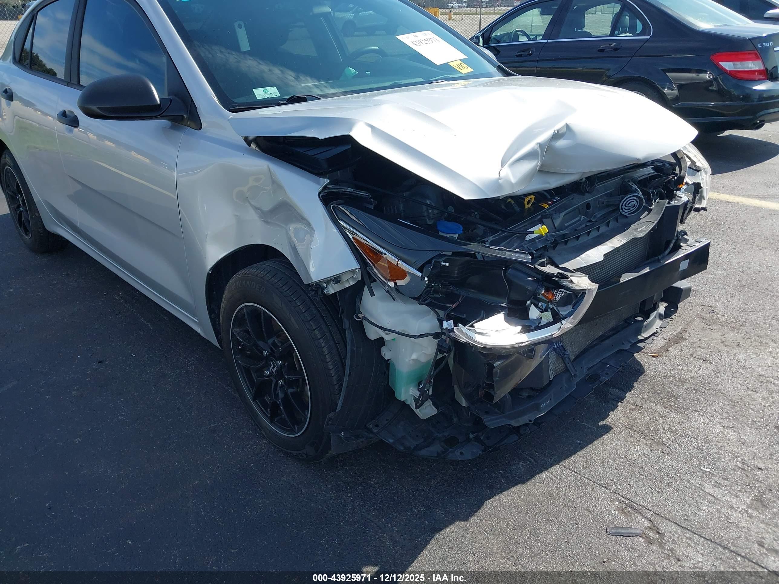 KIA RIO image 6
