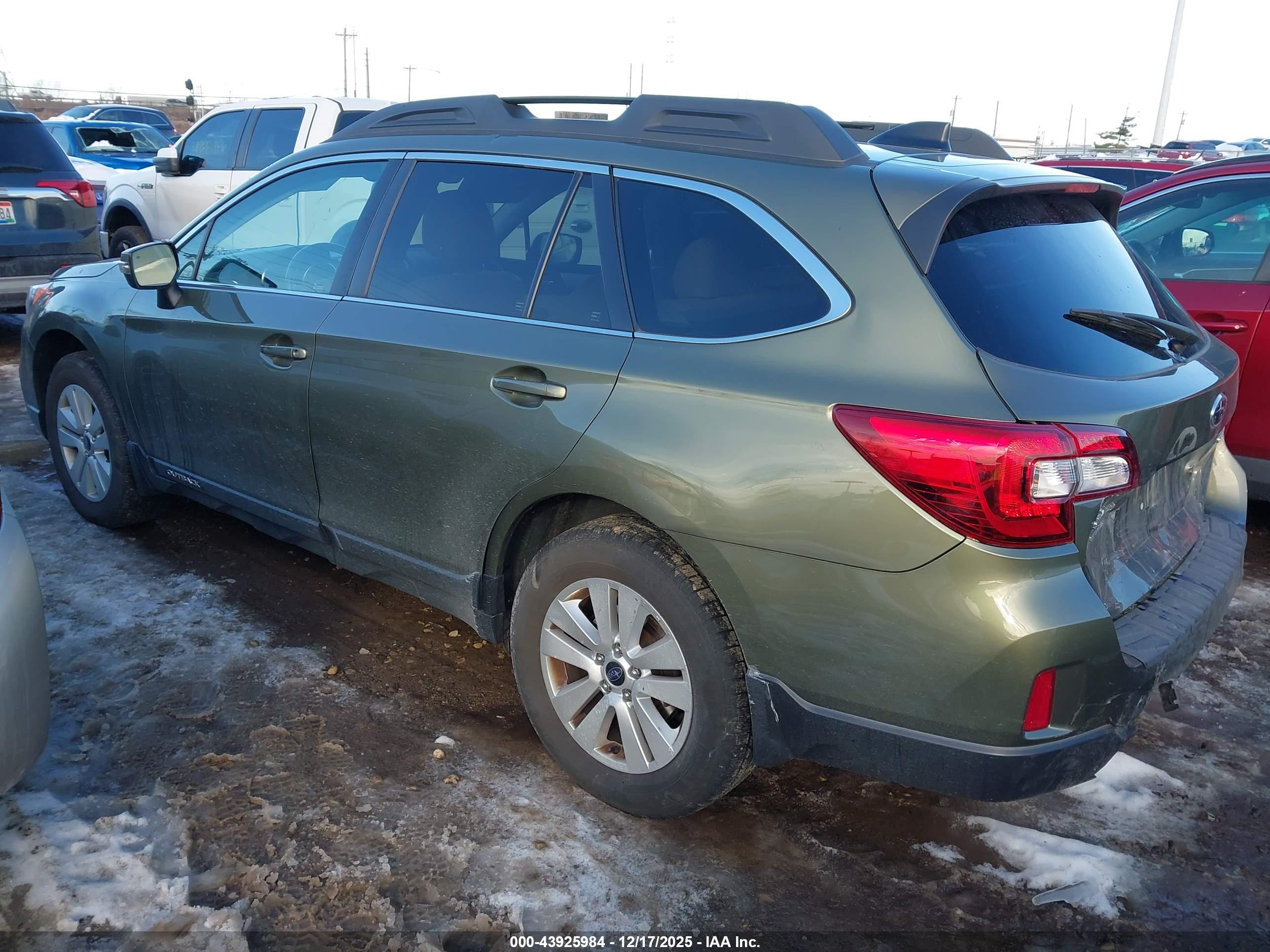 SUBARU OUTBACK image 3