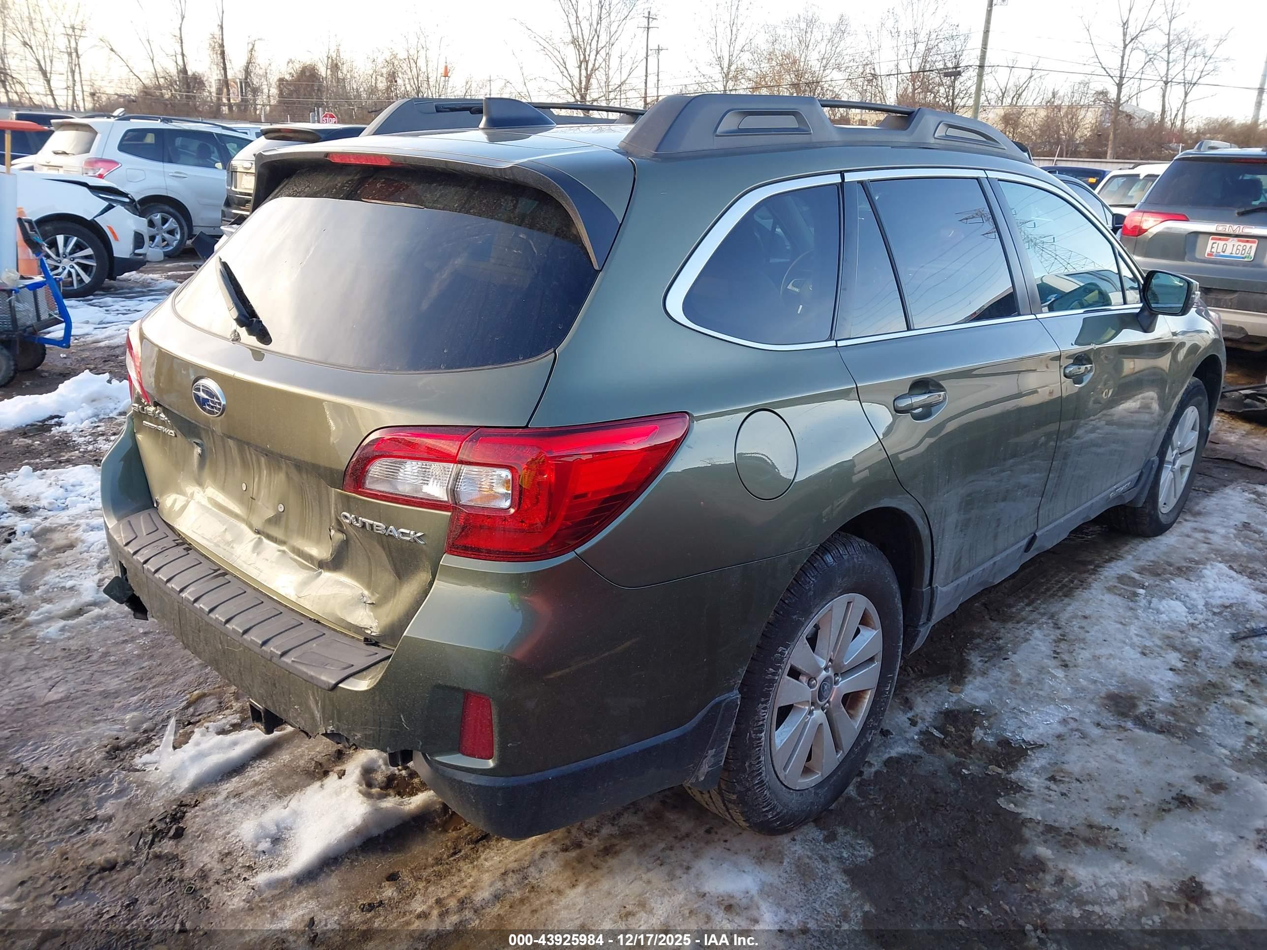 SUBARU OUTBACK image 4