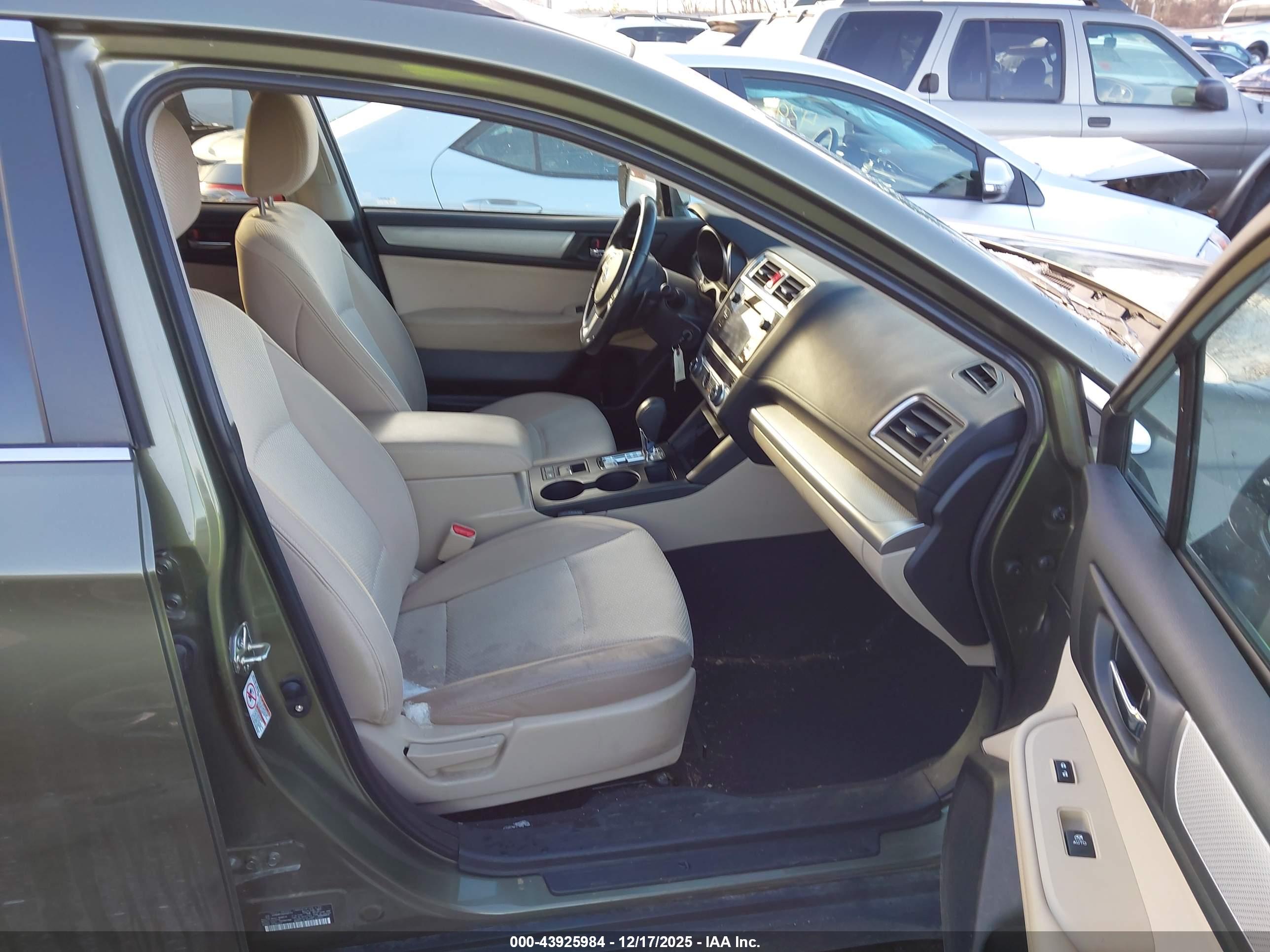 SUBARU OUTBACK image 5
