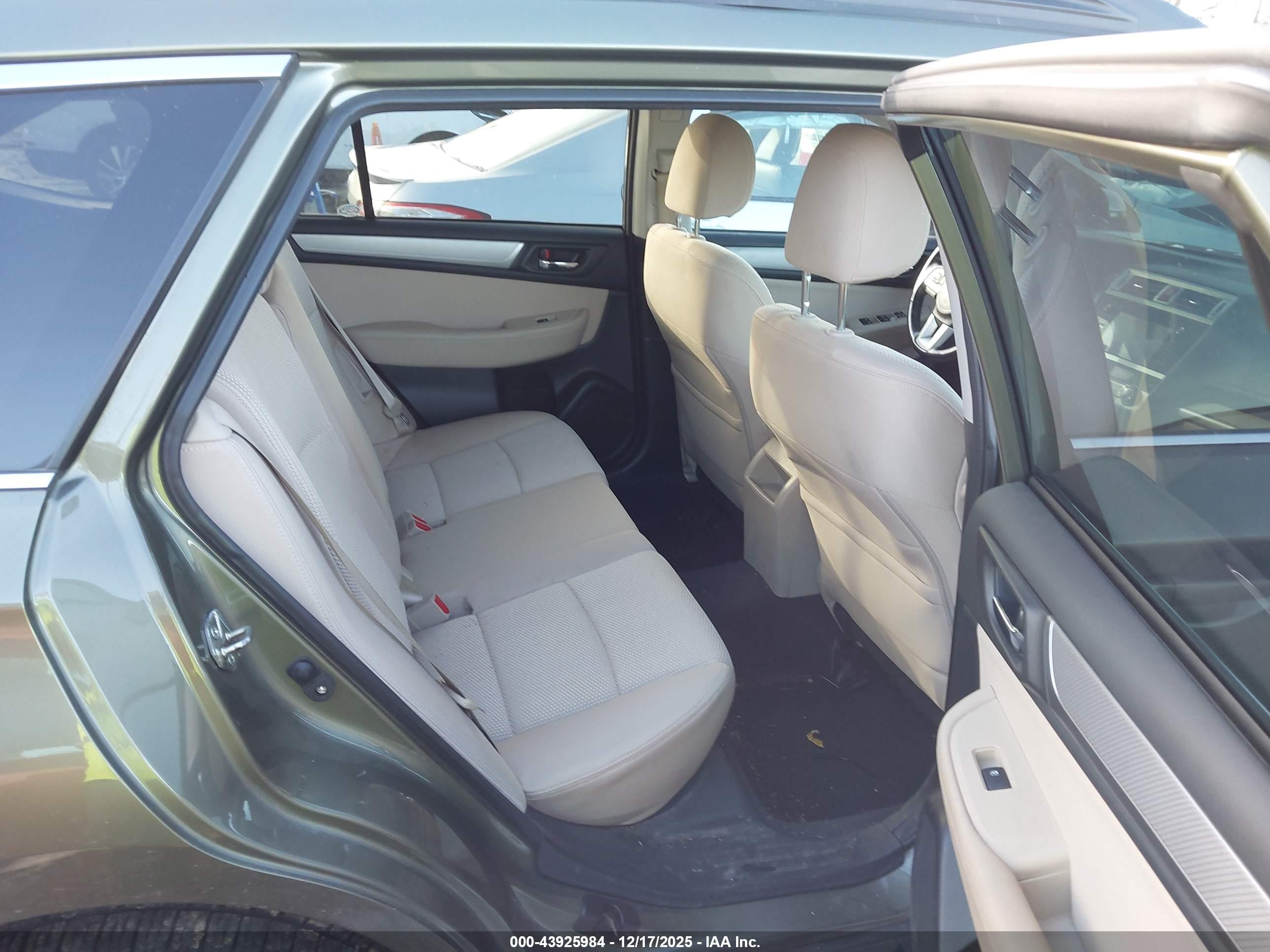 SUBARU OUTBACK image 8
