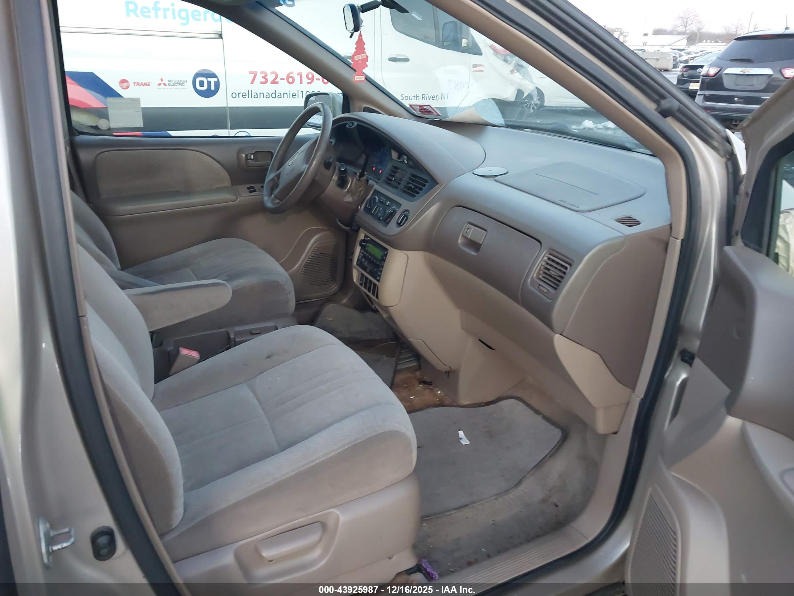 TOYOTA SIENNA image 5