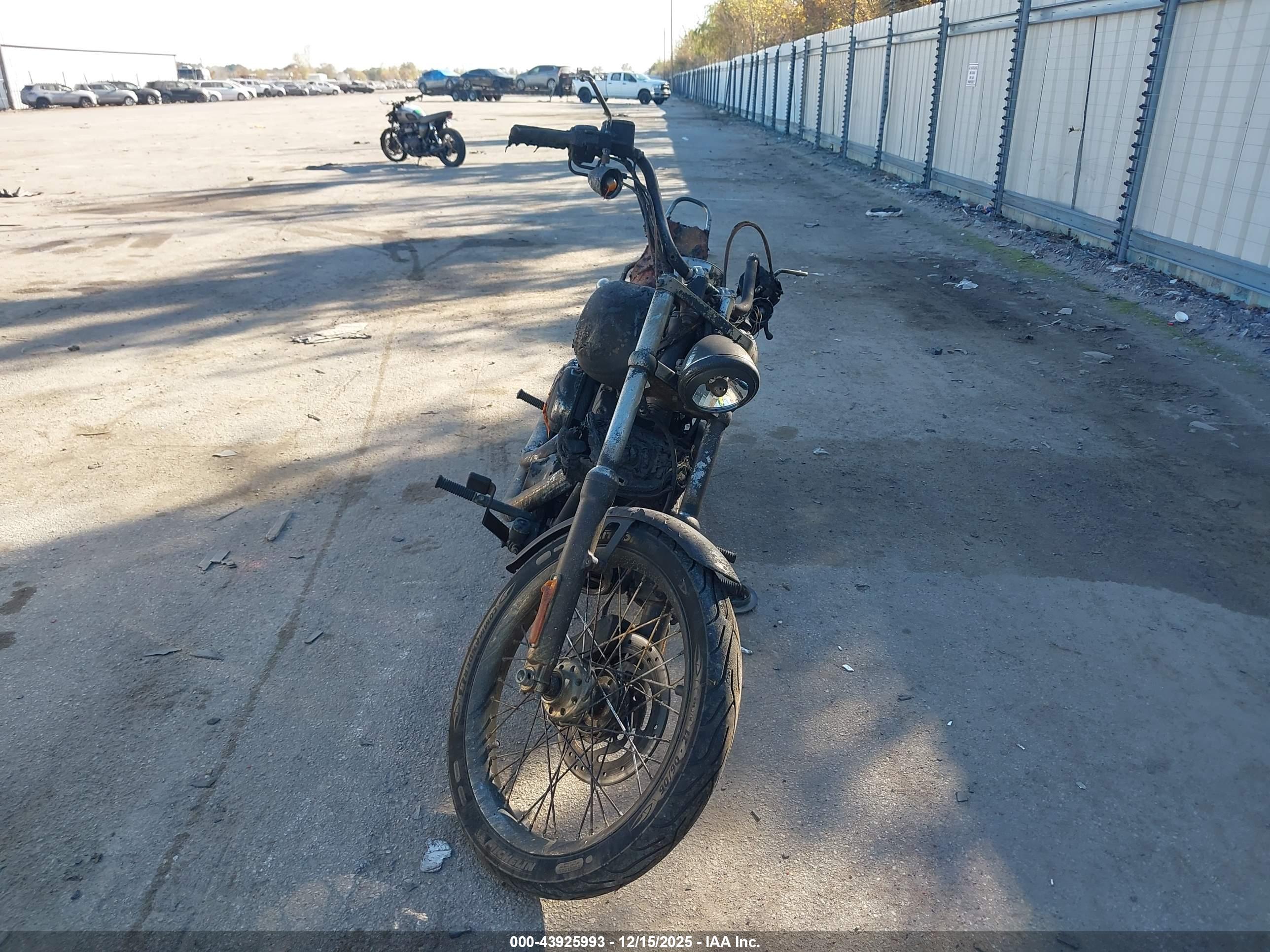 HARLEY-DAVIDSON FXST image 5