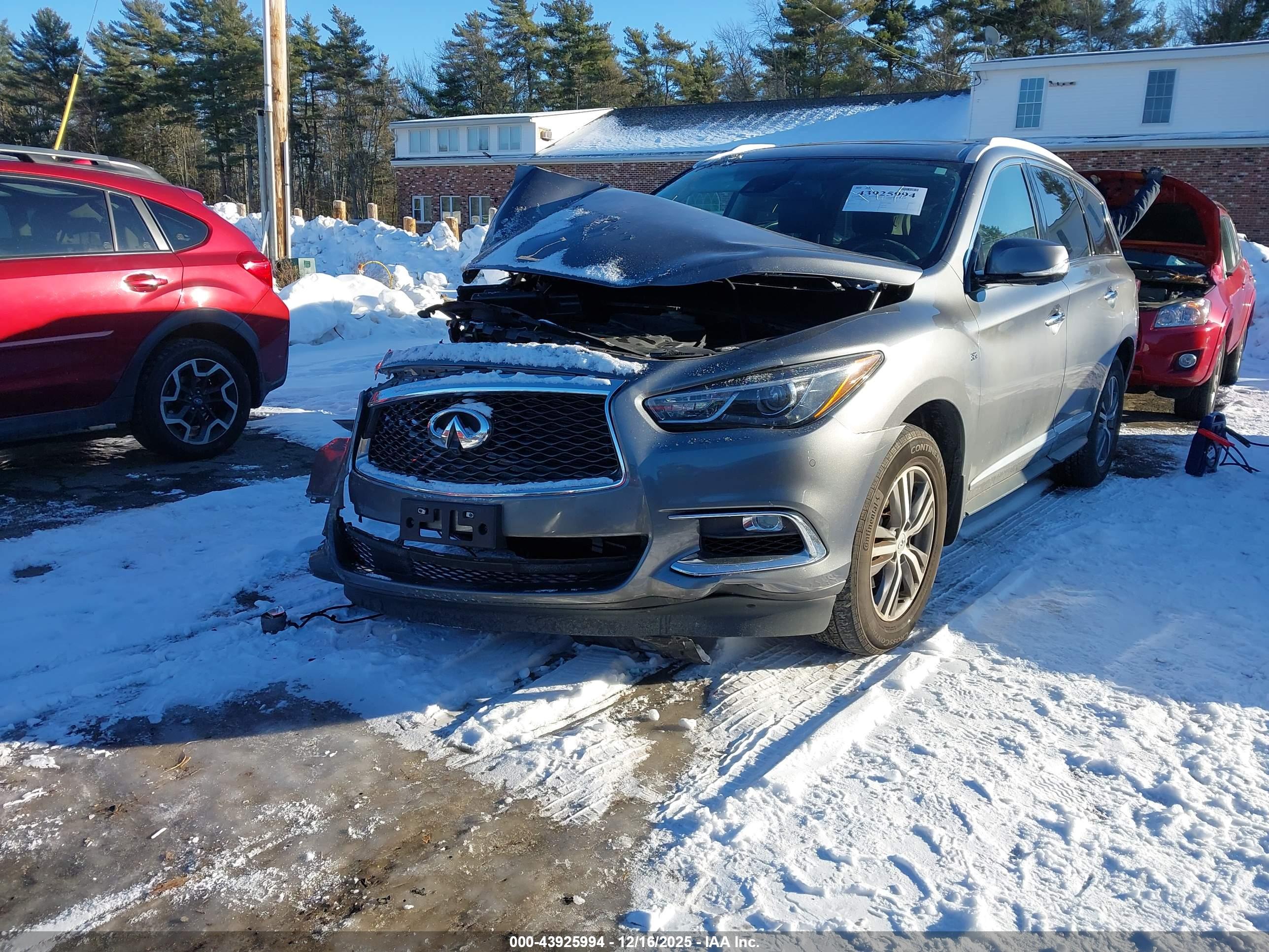 INFINITI QX60 image 2