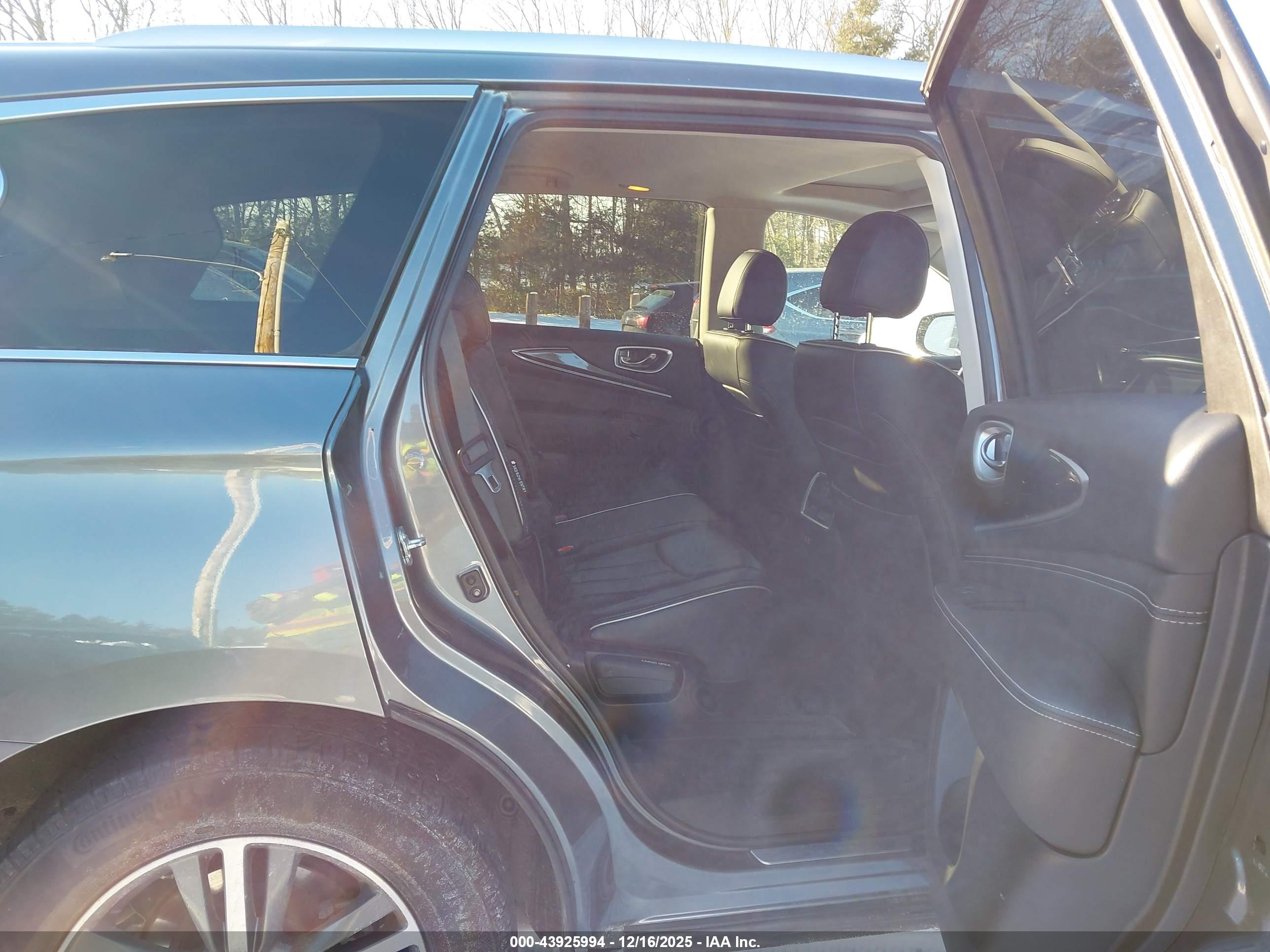 INFINITI QX60 image 8